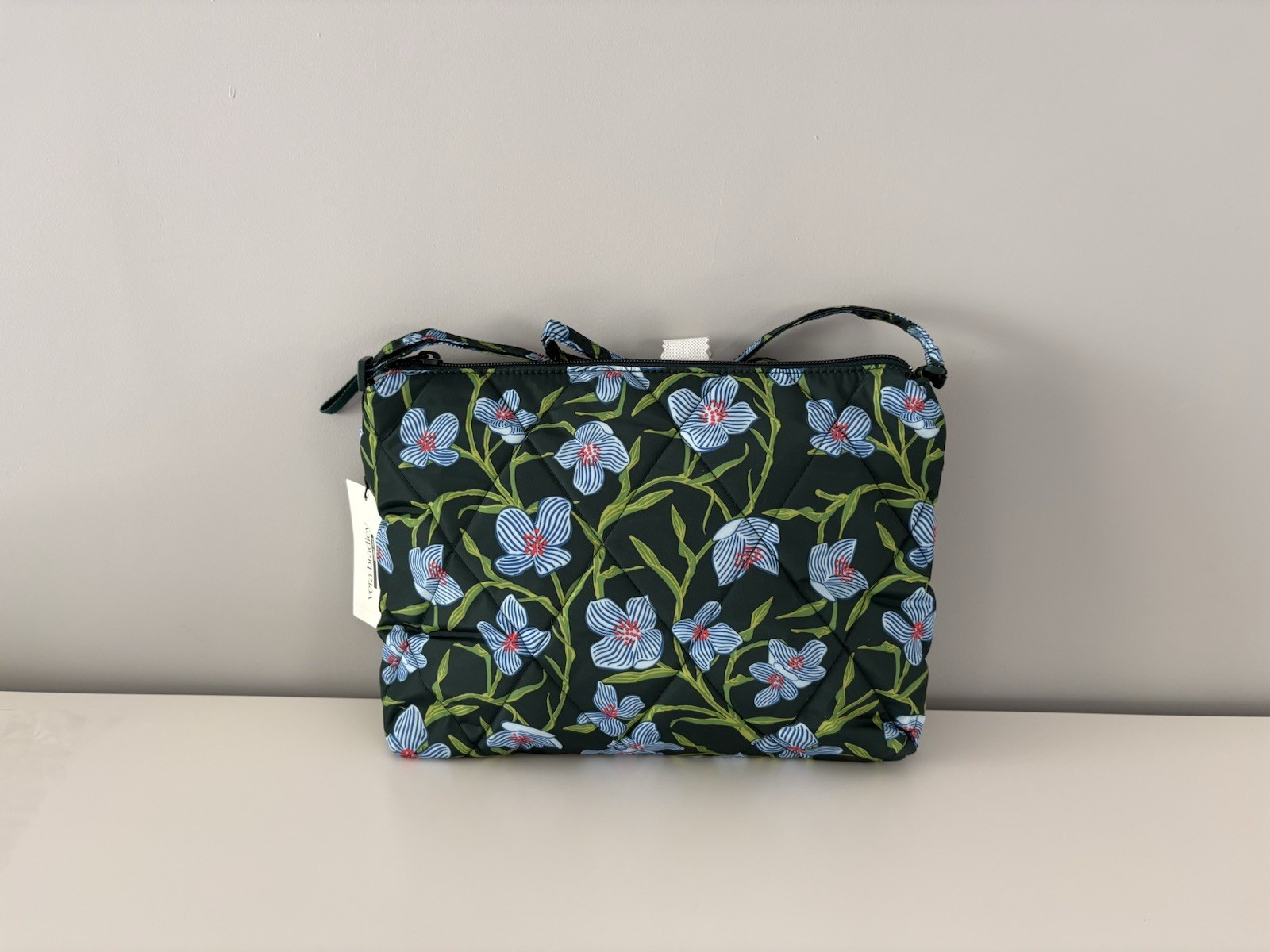Vera Bradley NWT Large Hipster Crossbody in Ultralight CHARLOTTE STEMS Green