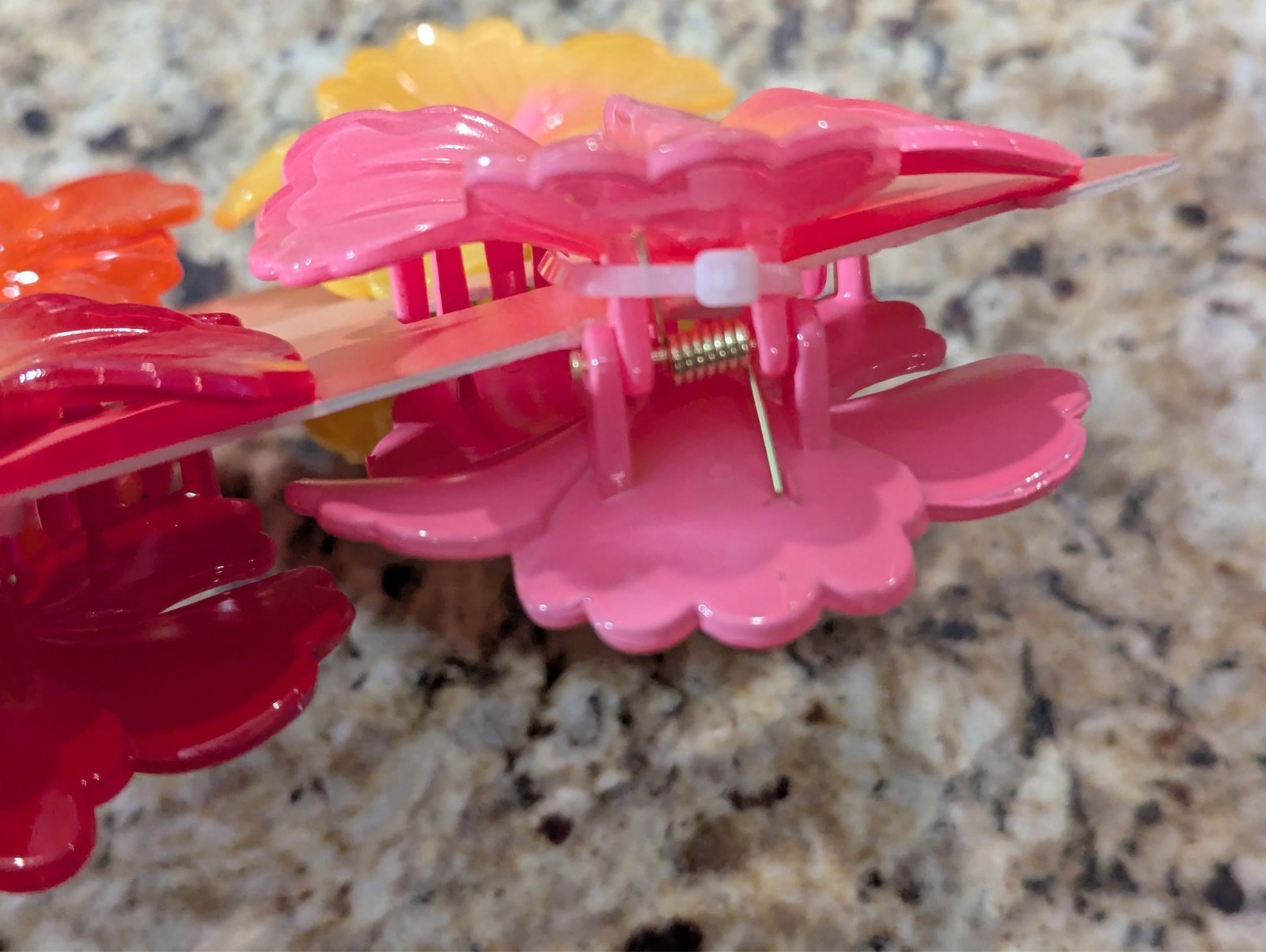 Piper K 4 PC Womens 3″ Hair Clips Clawclip Hibiscus Floral Pink Red Yellow Orge