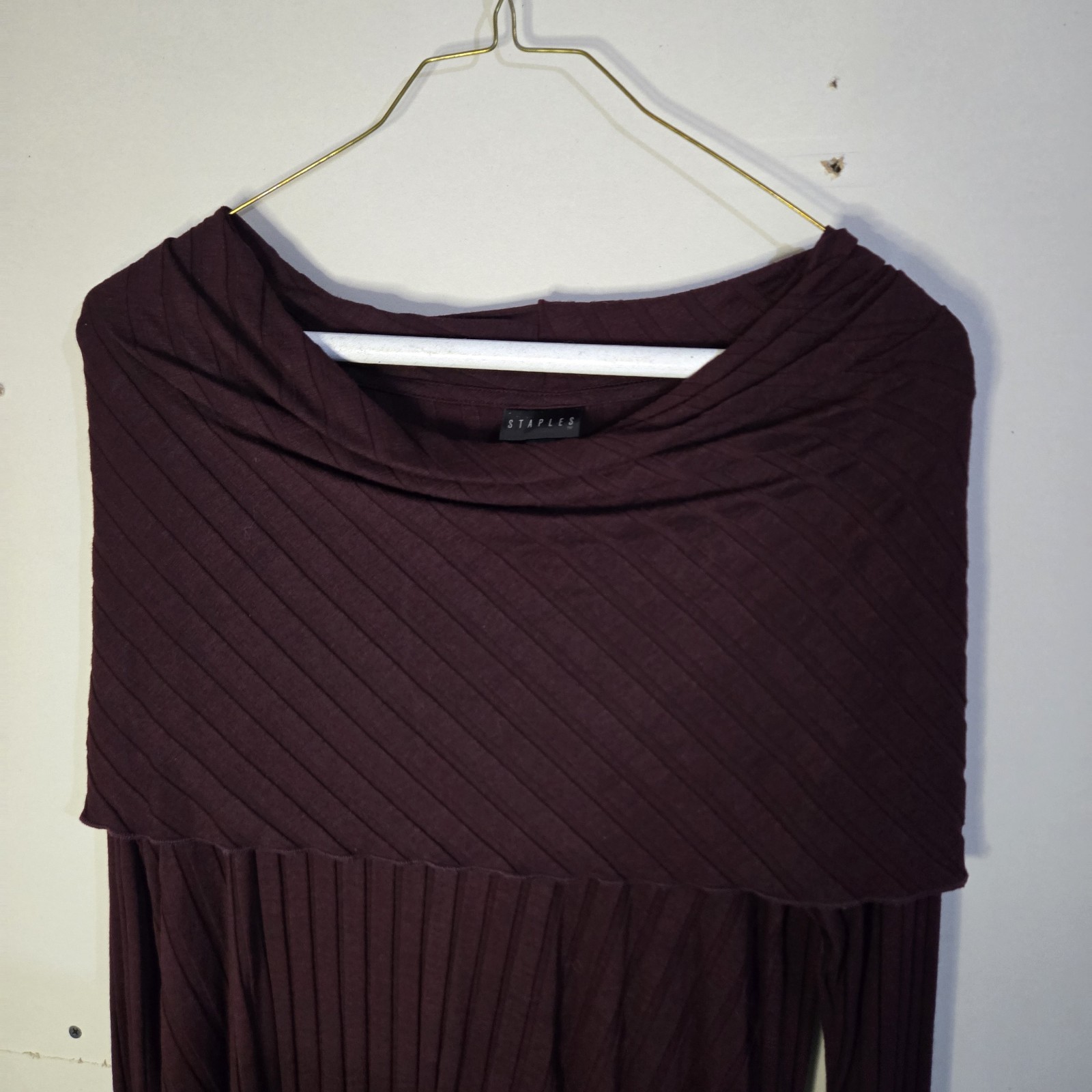 Staples Women’s Brown Knit Cowl Neck Pleated Long Sleeve Stretch Top Size M