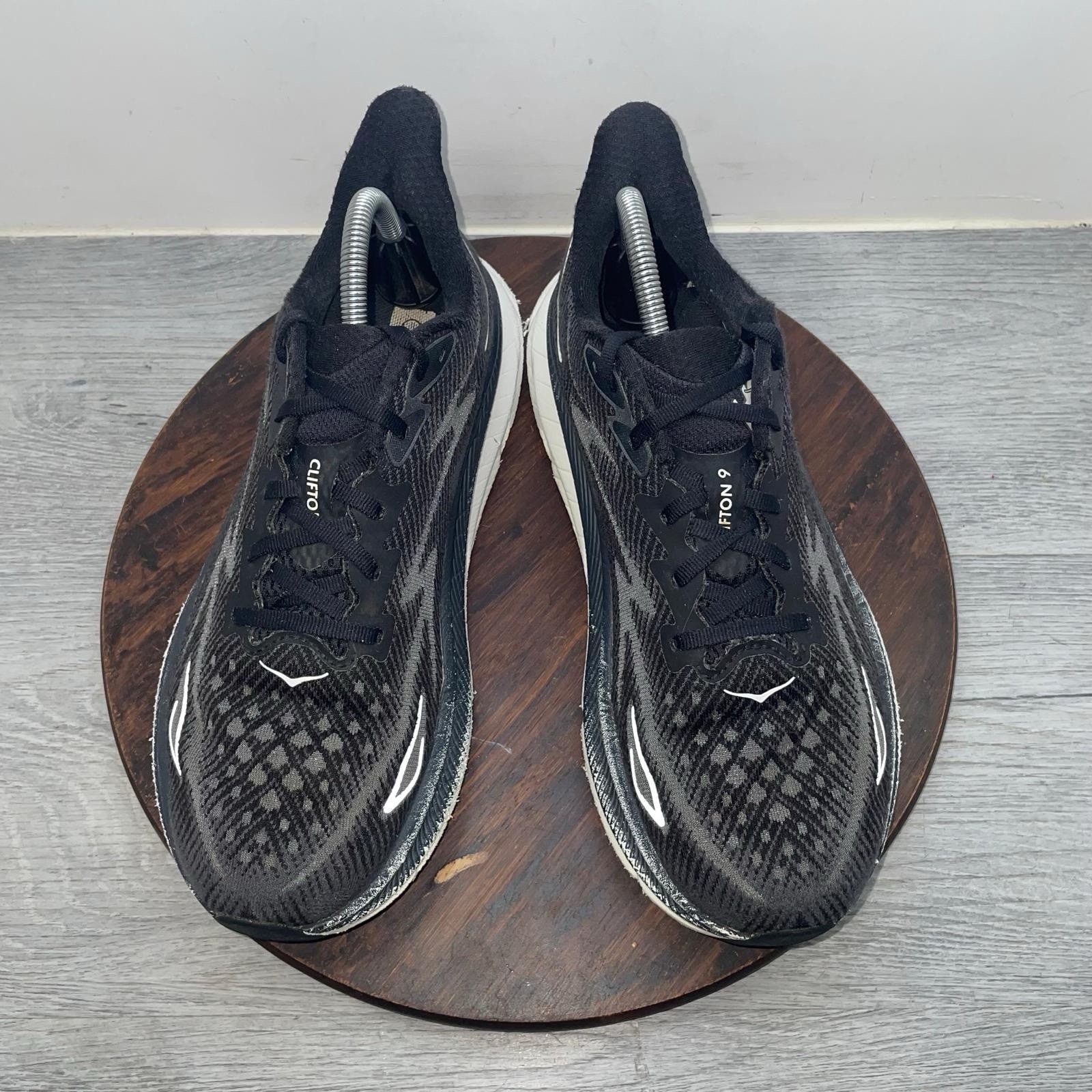 Hoka One One Clifton 9 Running Walking Shoes Men’s size 10 D Black 1127895BWHT
