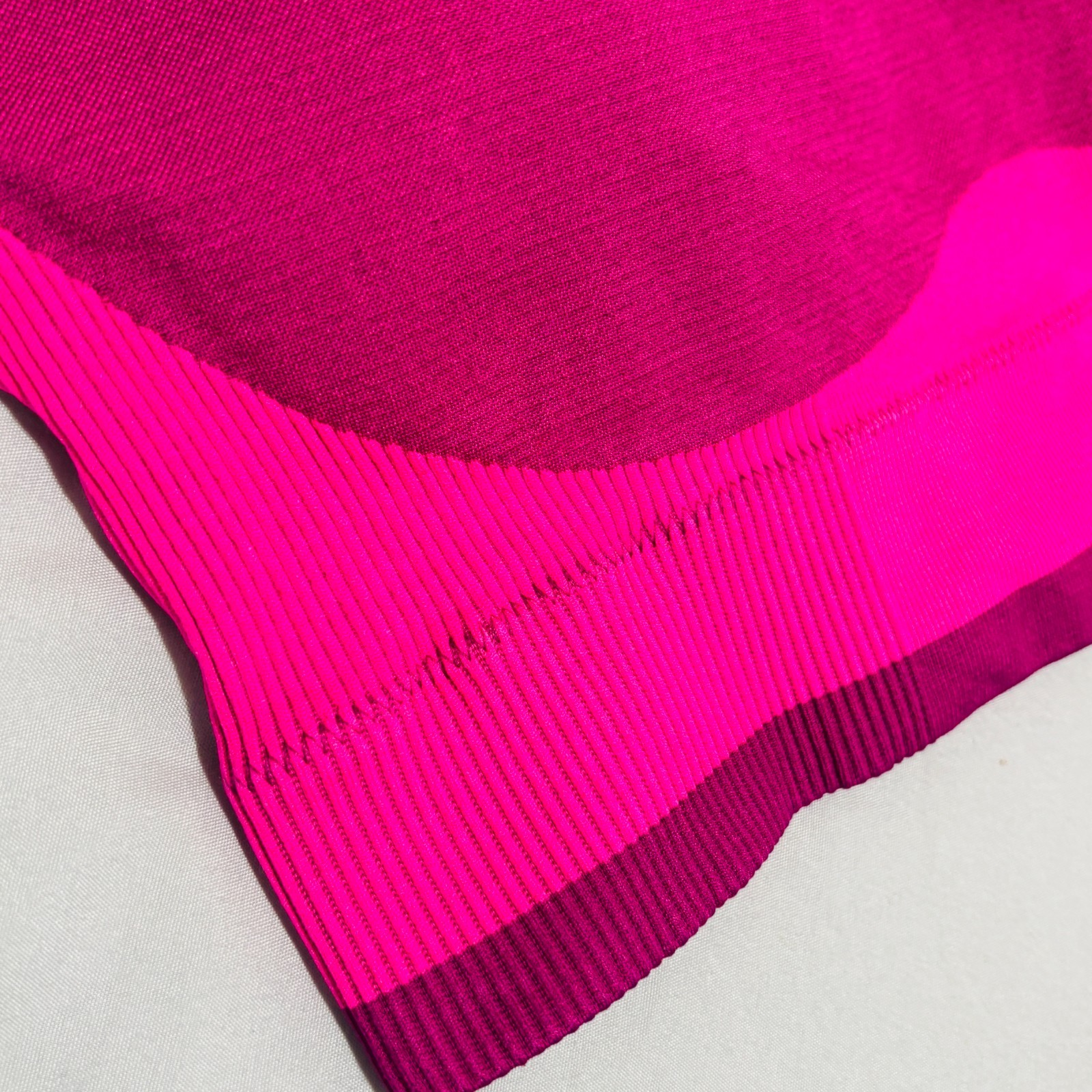 Avia Seamless Sports Bra Sz XL Pink Colorblock Contour Workout Activewear
