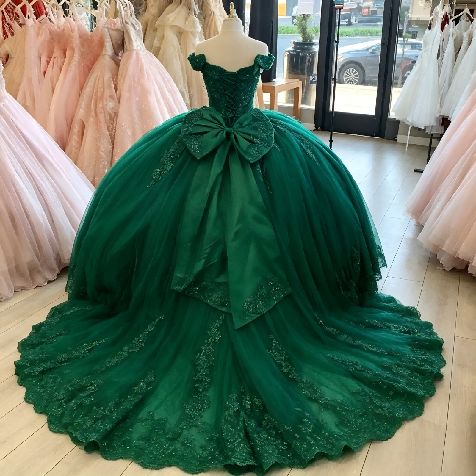Green Lace Quinceanera Ball Gown Sweetheart Corset Back Big Bow Train Dresses