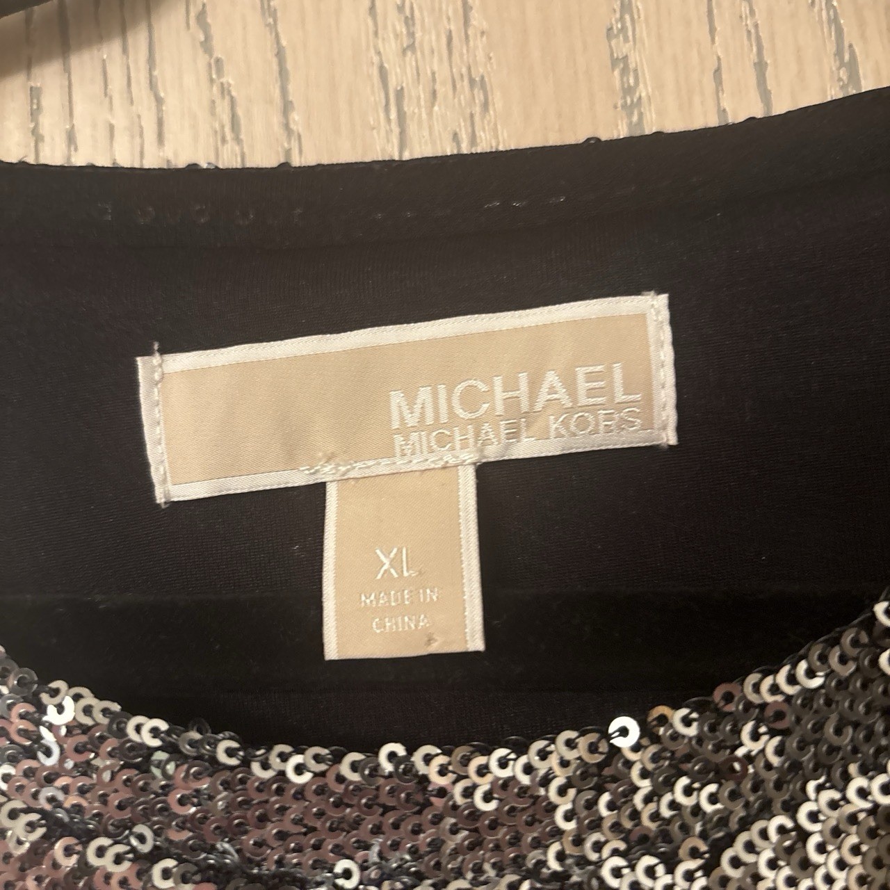 Michael Michael Kors Women’s XL Silver/Black Sequin KORS Logo Crew Neck Knit Tee