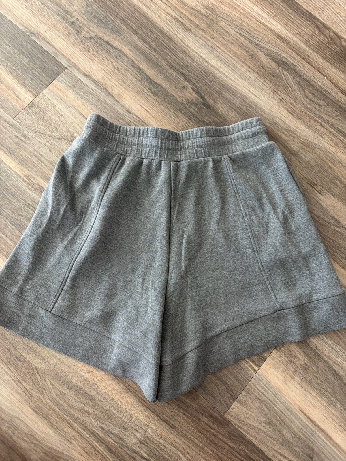 Varley Women’s Alder Shorts 5.5” Inseam Size Large