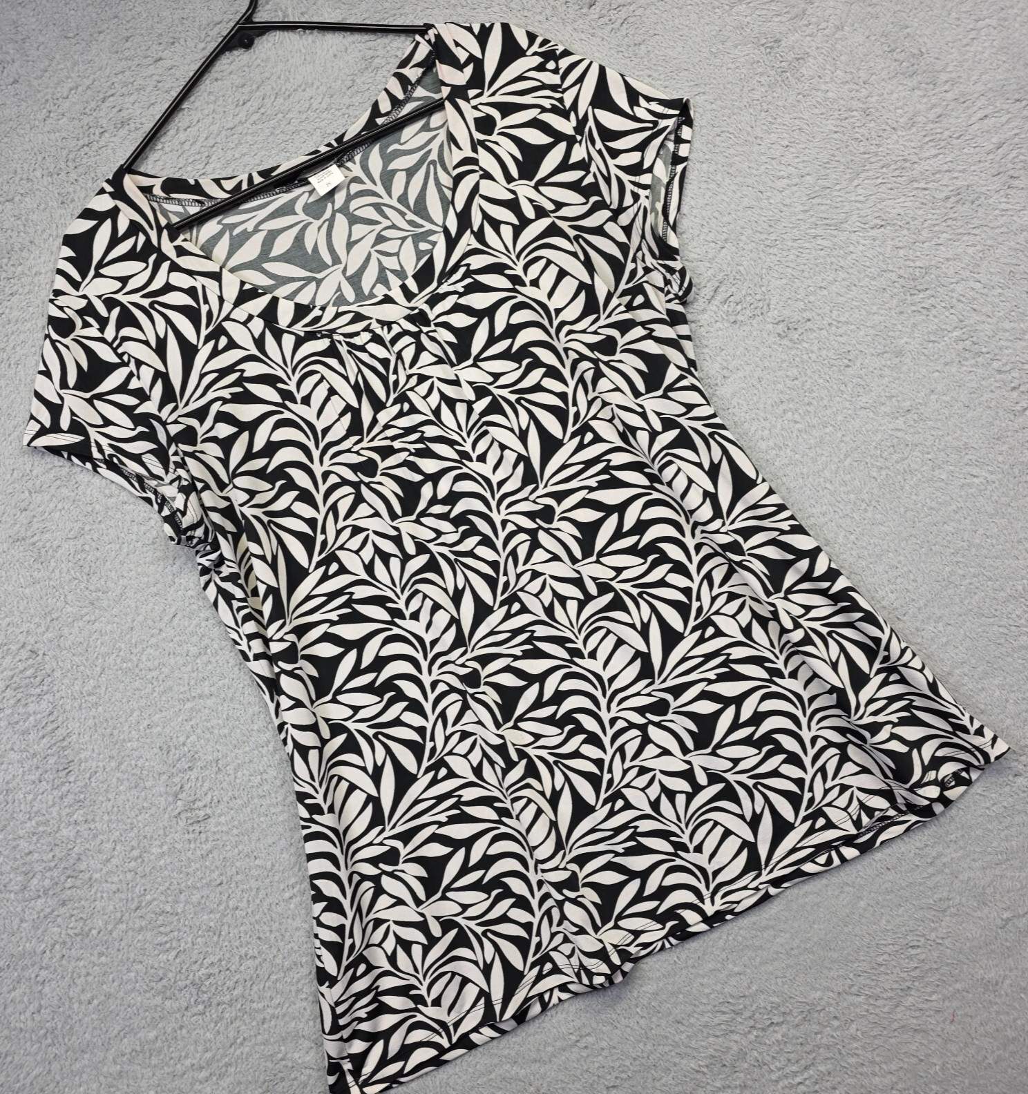 Lia Lee Top Womens Plus 2X Black White Leaf Stretch Flowy Boho Career Blouse