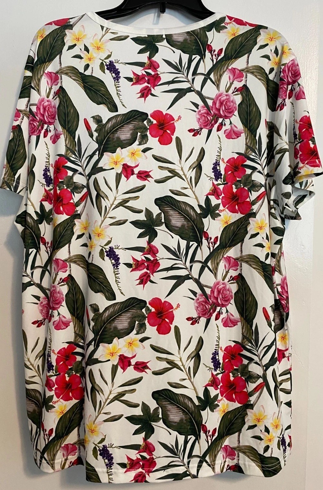 Multi-Floral Top Short Sleeves Size XXL Polyester Spandex Colorful Stretchy NWOT