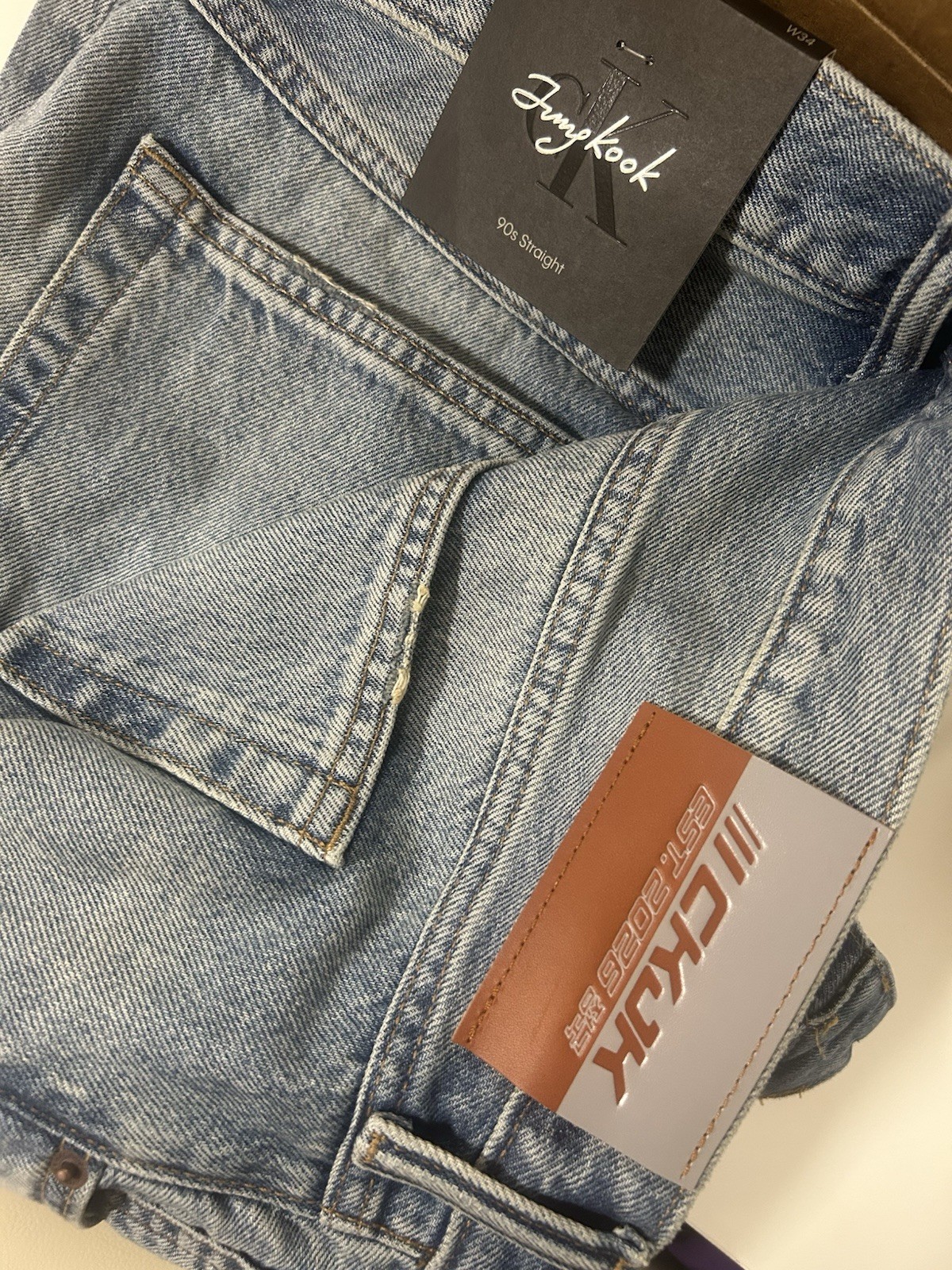 Calvin Klein Jeans Men’s 90s Straight Fit Light Wash Distressed Denim JUNGKOOK