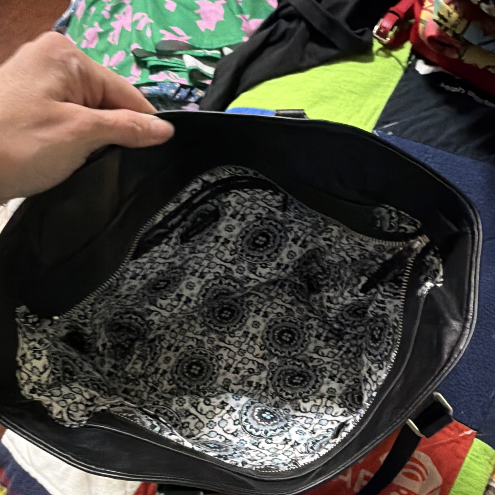 Vera Bradley Black Quilted Shoulder Bag Detachable Strap Silver Hardware Pockets