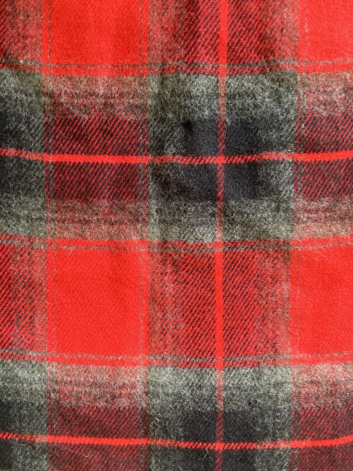 Men’s Women’s Winter Made in Scotland 100% CASHMERE Scarf Red Gray Plaid