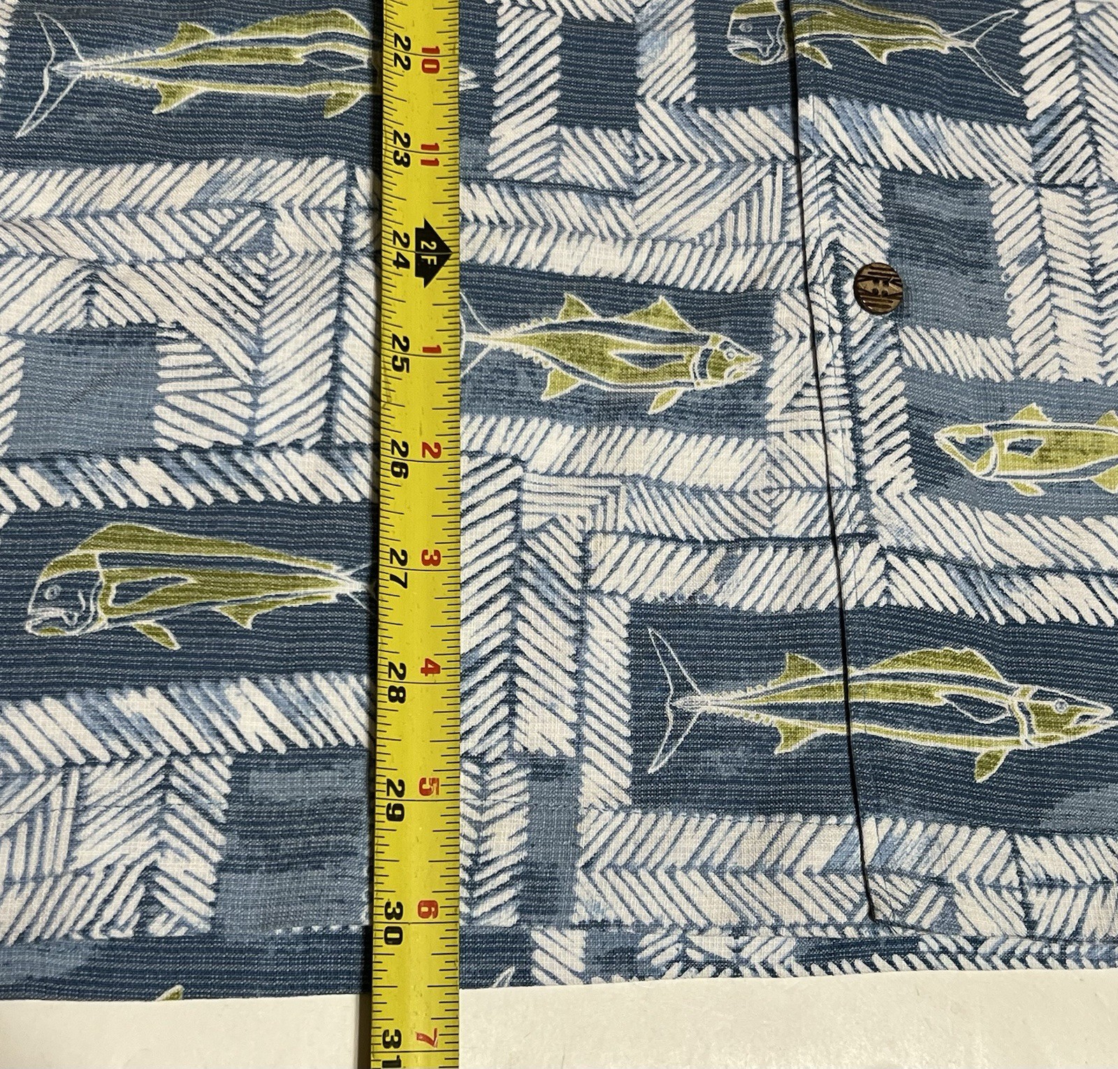 Quicksilver Waterman Shirt Men XL Blue Fish Tribal Print Beach Outdoor
