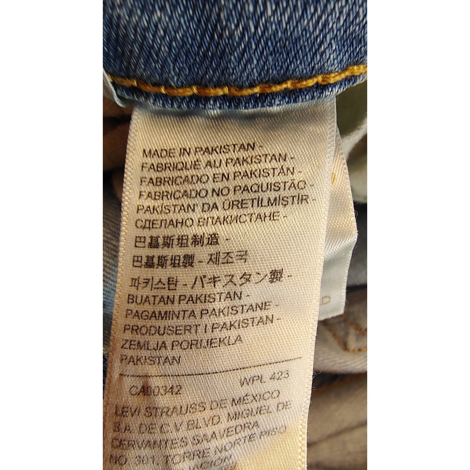 Levis 541 Athletic Taper Jeans Mens Size 35×32 Light Wash All Seasons Tech Blue