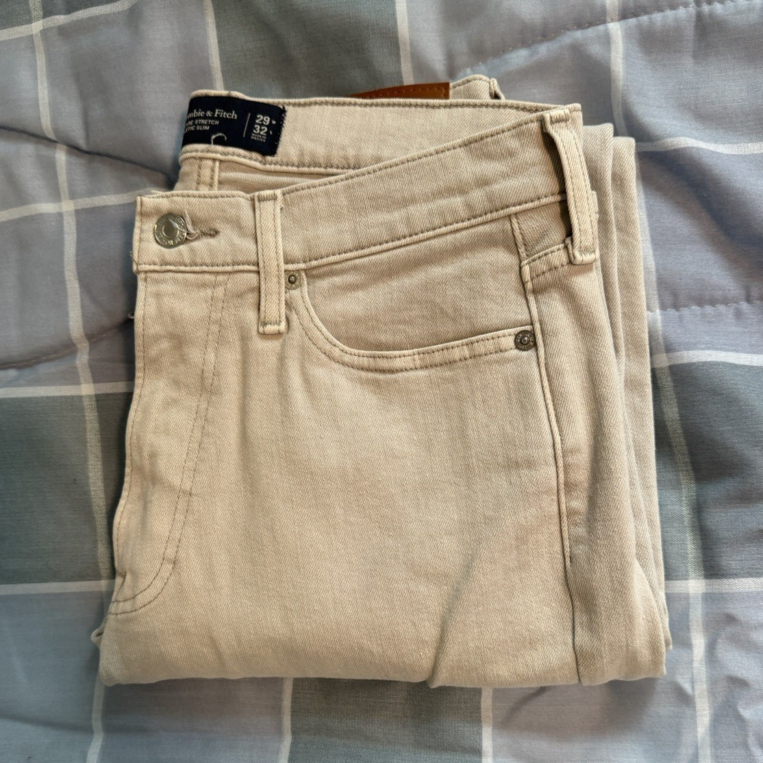 Abercrombie & Fitch Men’s Beige Stretch Denim Athletic Slim Tapered Jeans