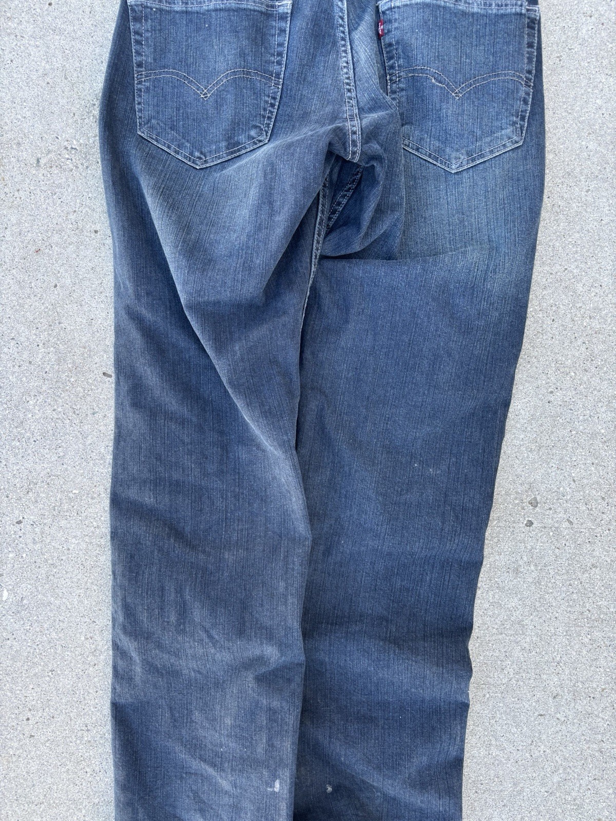 Levi’s Men’s Blue Denim Jeans Relaxed Straight Mid Rise 5-Pocket Medium Wash