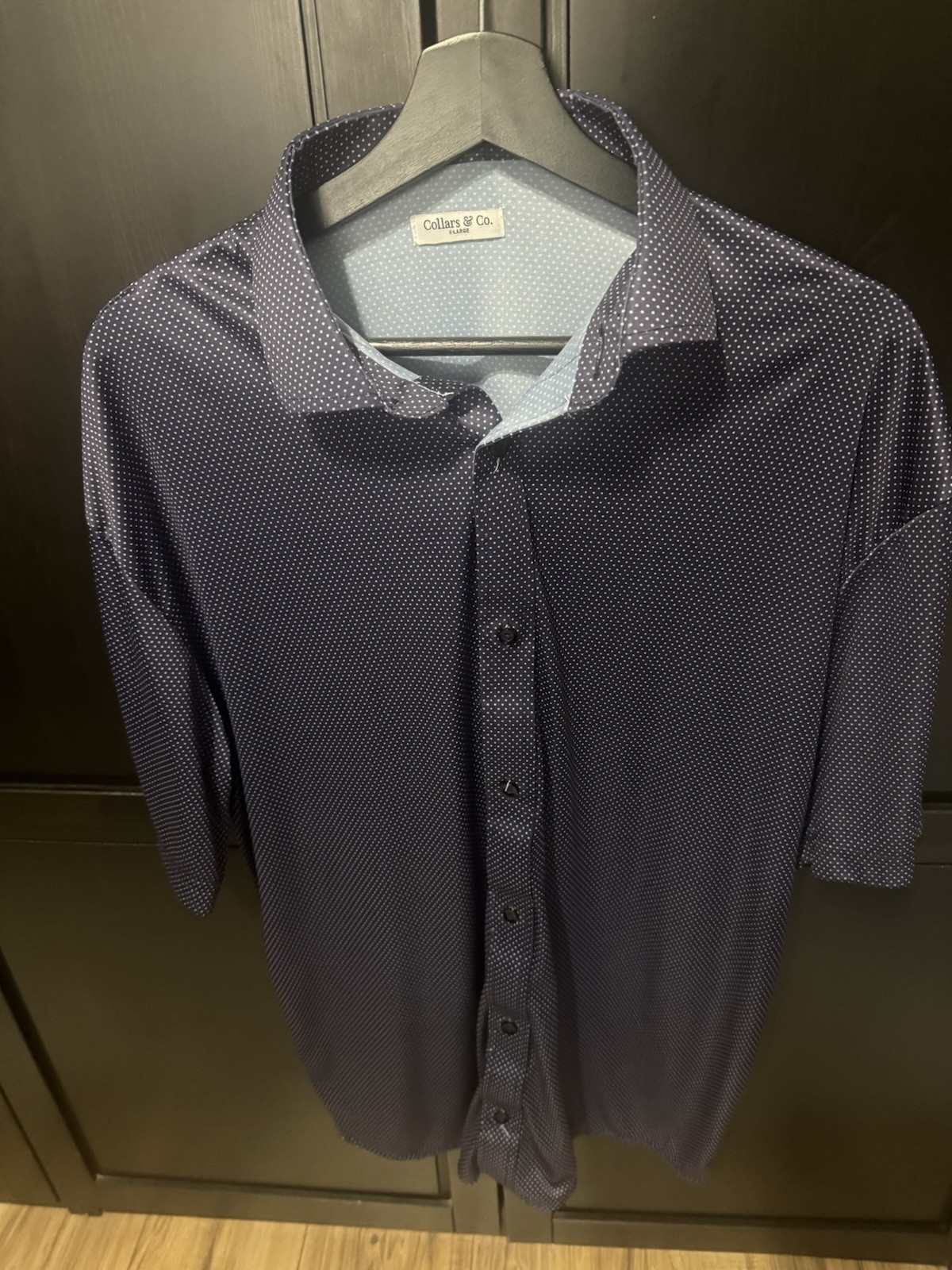 Collars & Co. Men’s Short Sleeve XL. Blue Polka Dot