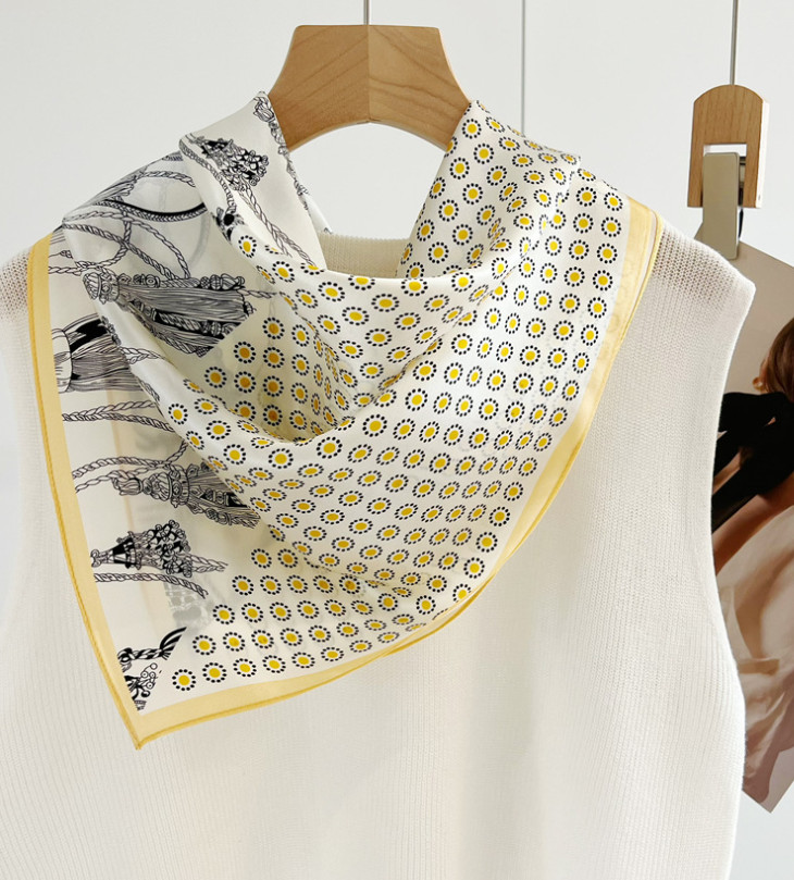 100% Mulberry Silk Scarf Women 26” Square Neckerchief White chain Print Wrap