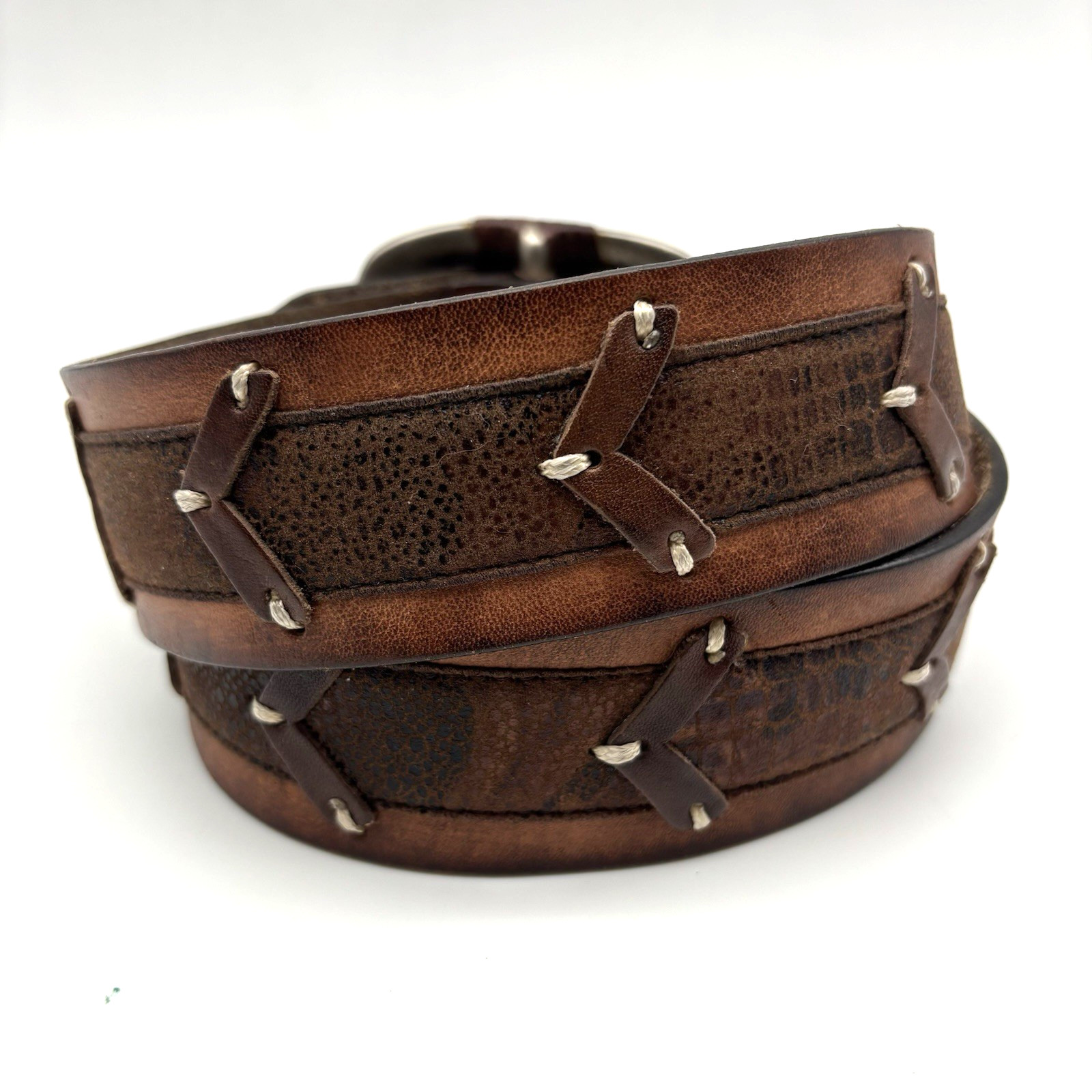 Vintage Y2K Levi’s Two-tone Genuine Leather Chevron Segments Western Belt 30-34″