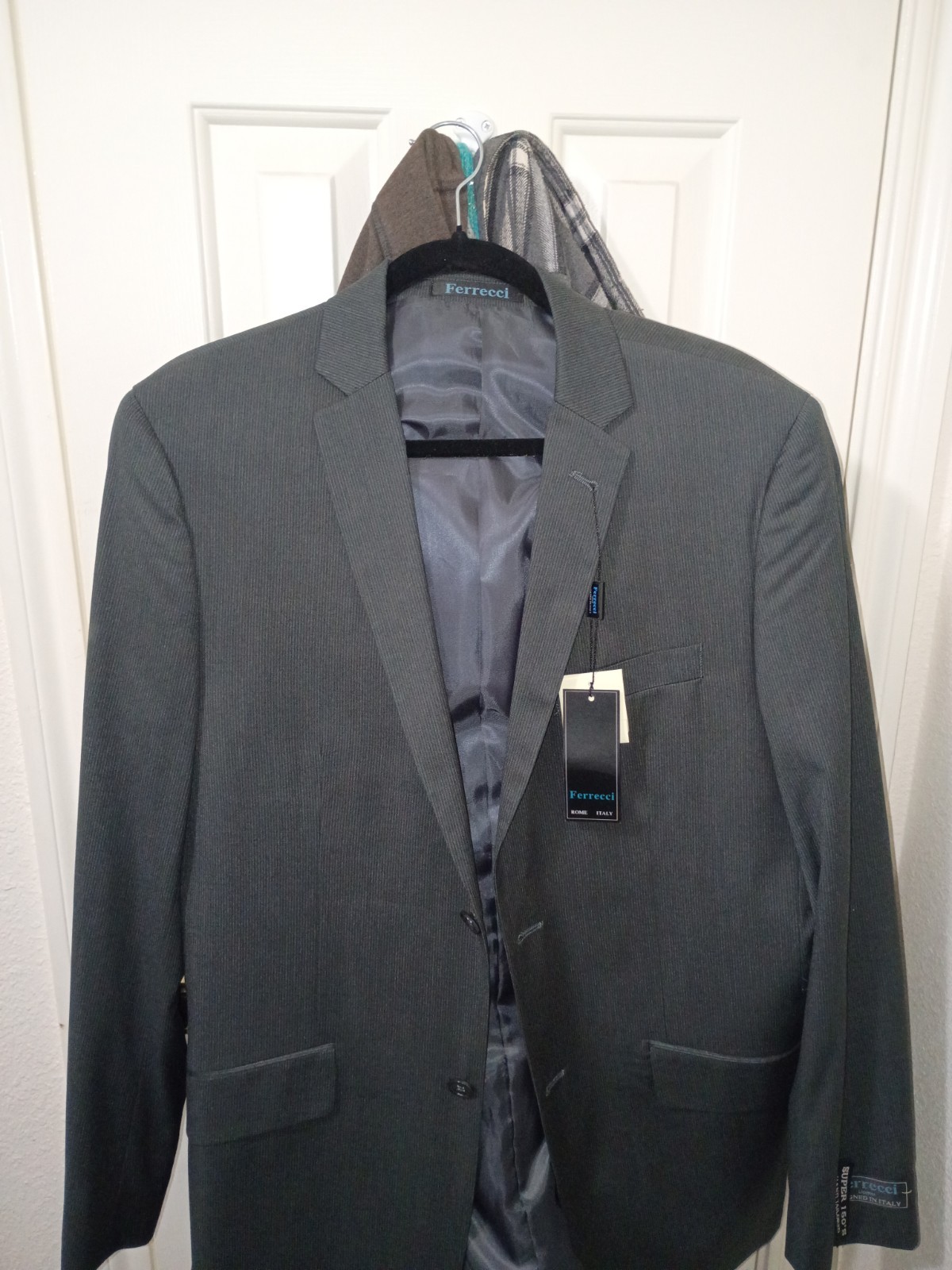 Ferrecci Hand Tailored Gray 2b 2v Suit Rome Italy Solid