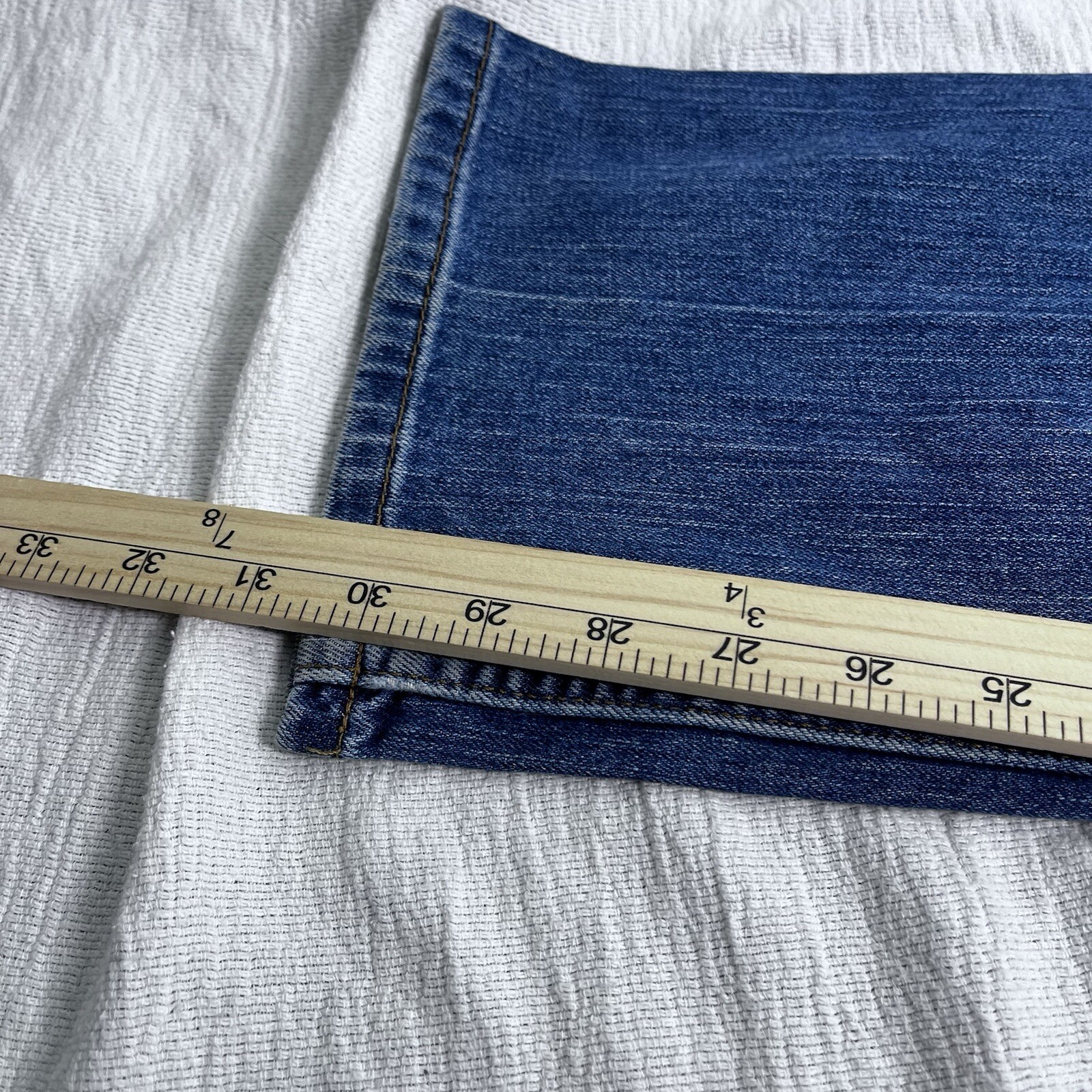Eddie Bauer Natural Fit Jeans Women’s Size 12 Straight Leg Cotton Blend Denim