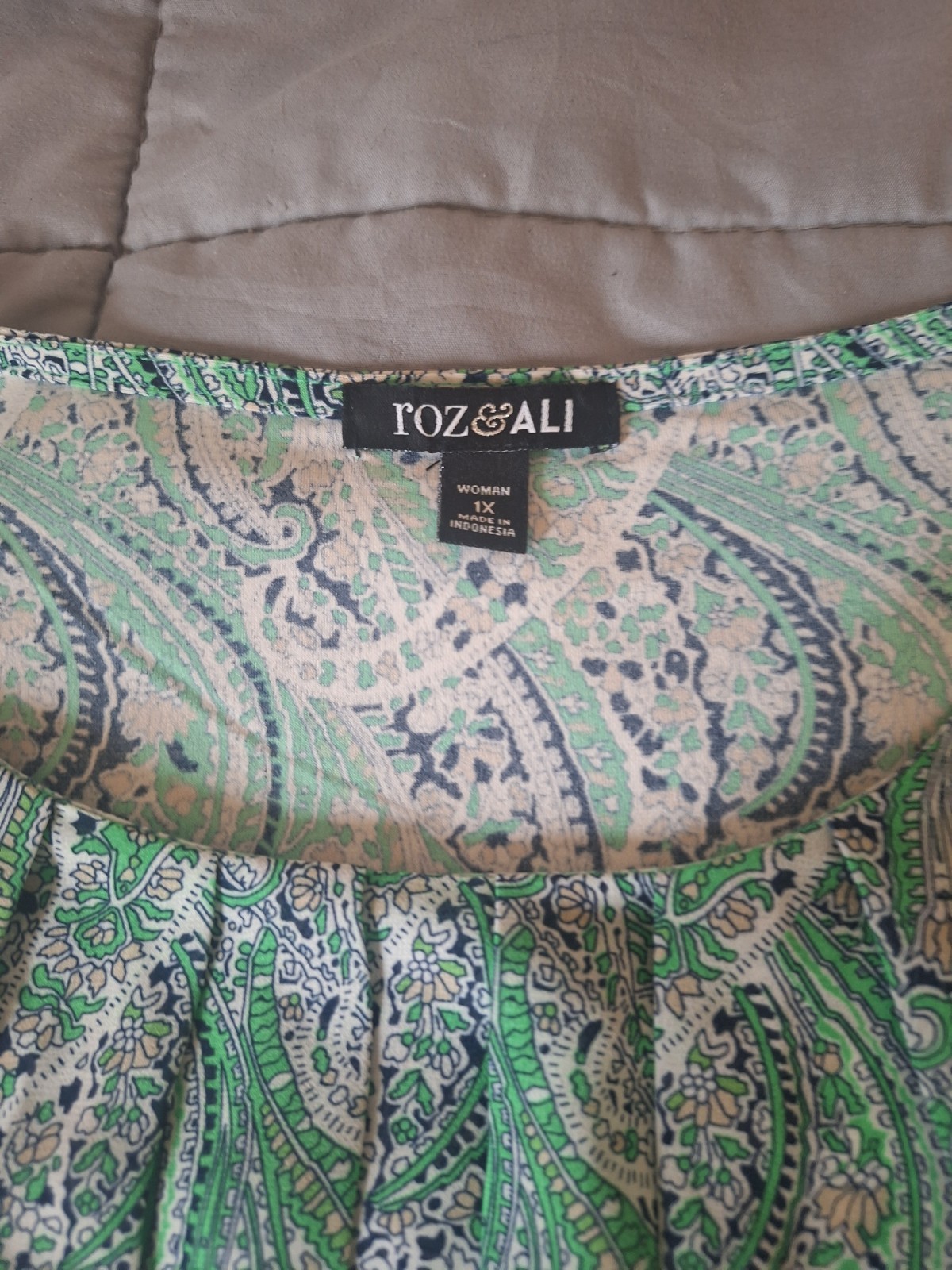 Women’s Set Of 2 Size XL Sleeveless Tops By Chico And Roz&Ali