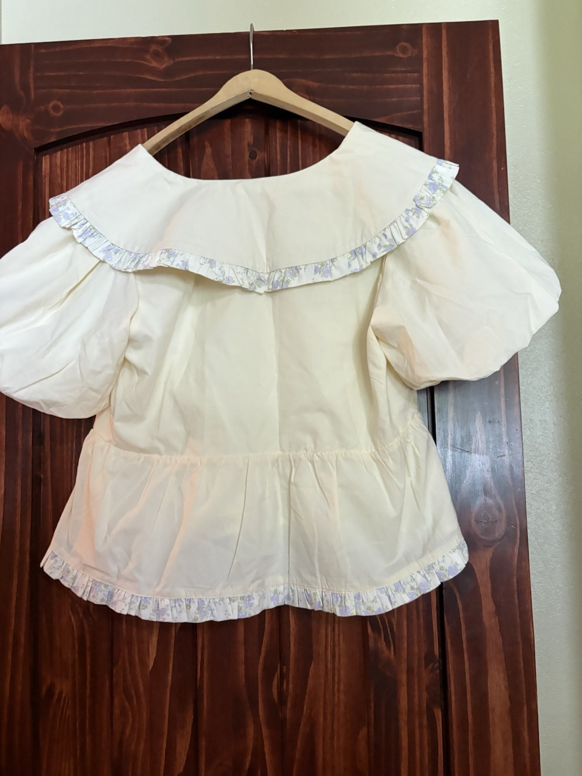 &merci NWT Medium Peter Pan Collar Puff Sleeve Babydoll Top Cream Floral