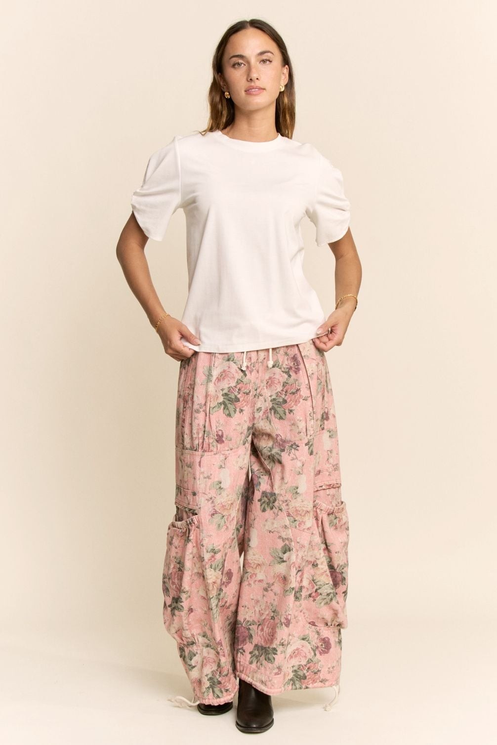 Davi & Dani Cropped Pink Denim Floral Big Pocket Cargo Barrel Pants Size Large