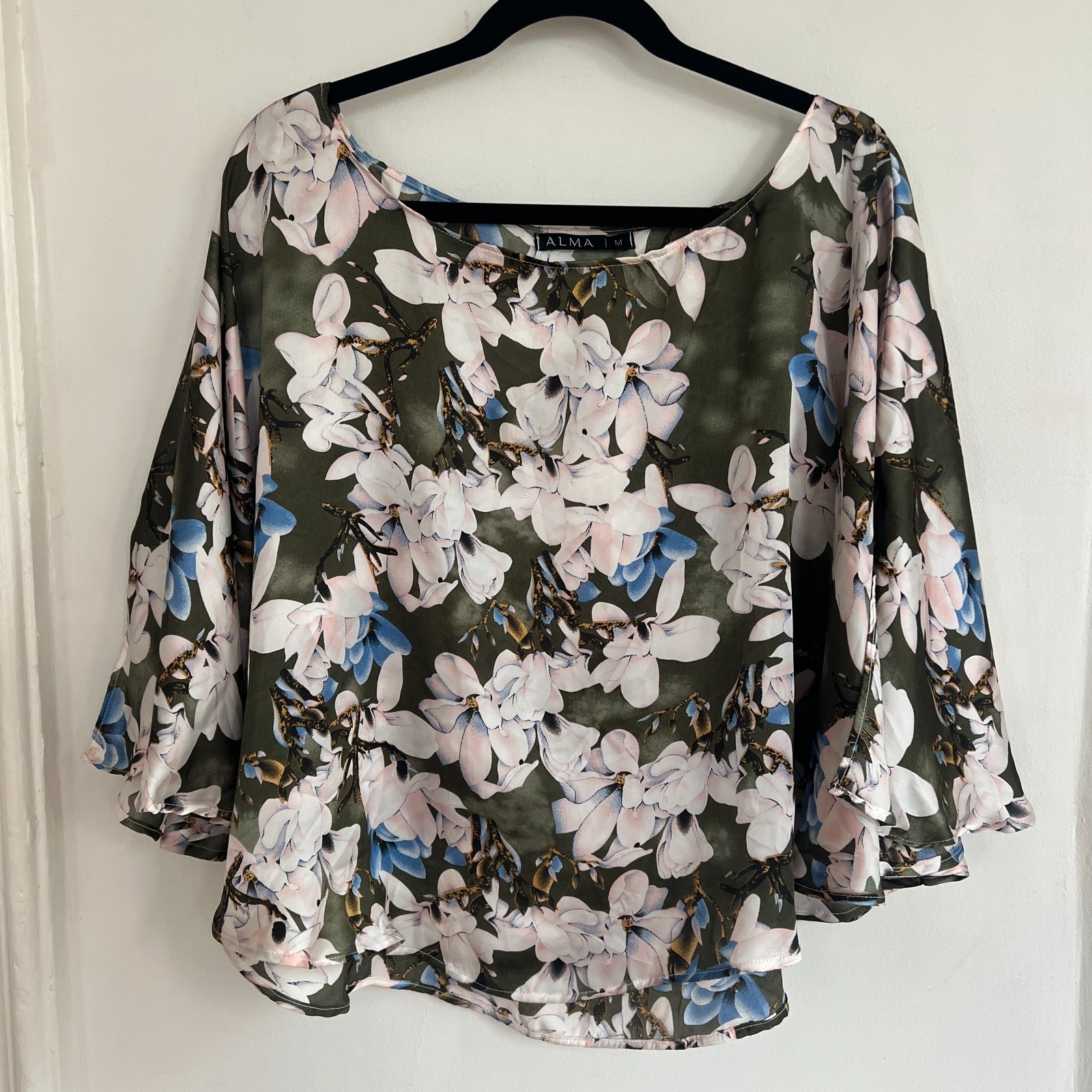 Floral Satin Blouse Women’s M Bell Sleeve Boho Tunic Top Cottagecore Romantic