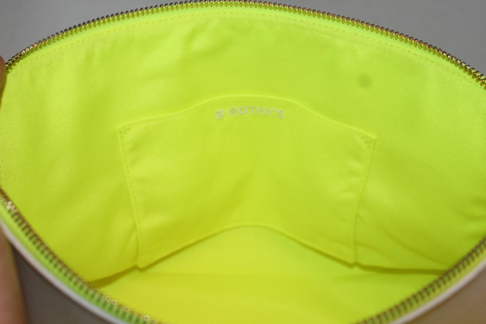 ROTHY’S Women’s Travel Pouch Set White/Neon Yellow Recycled Bag Size Large