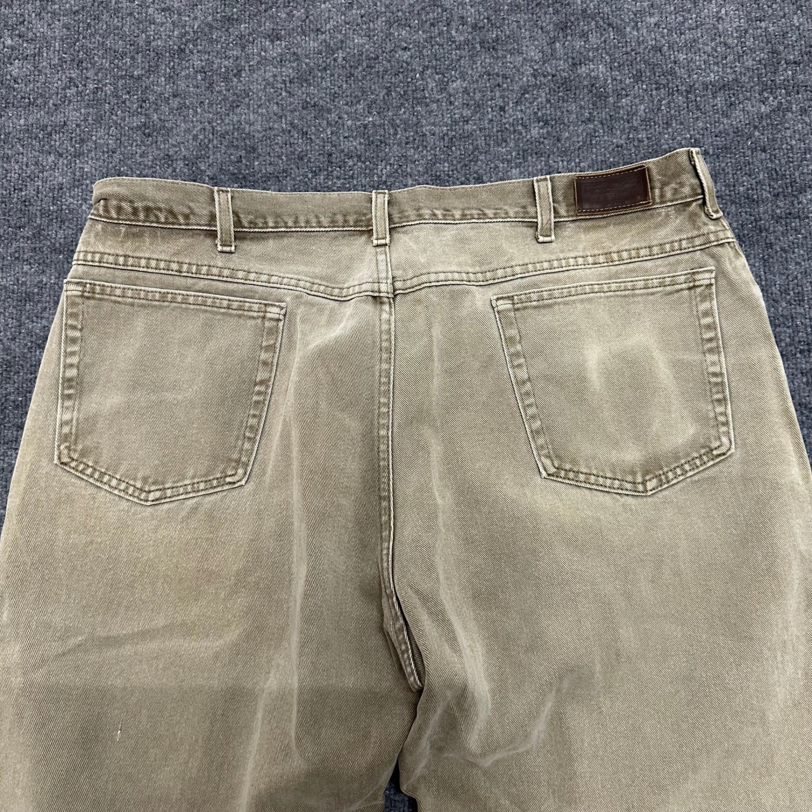 LL Bean Pants Mens Size 40×29 Khaki Olive Relaxed Fit Straight Leg Cotton USA