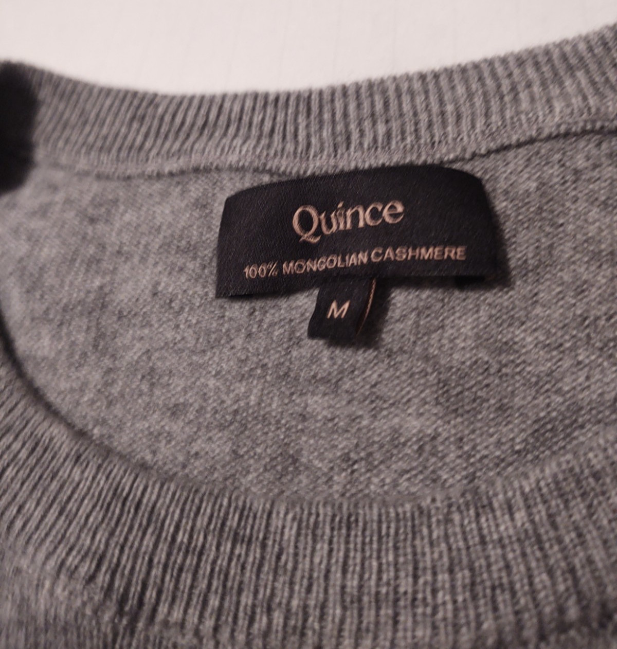 QUINCE Women’s Round Neck 100% MONGOLIAN Cashmere (M) Gray Long Sleeve Sweater