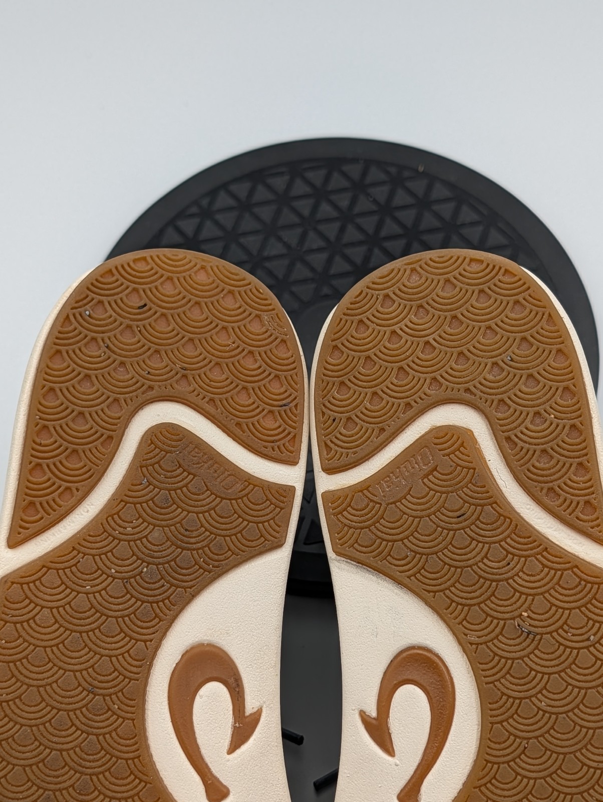Olukai Lae’ahi Li Men’s Casual Shoes. Size 8.5 (EUR 41.5) Dark Gray Canvas.