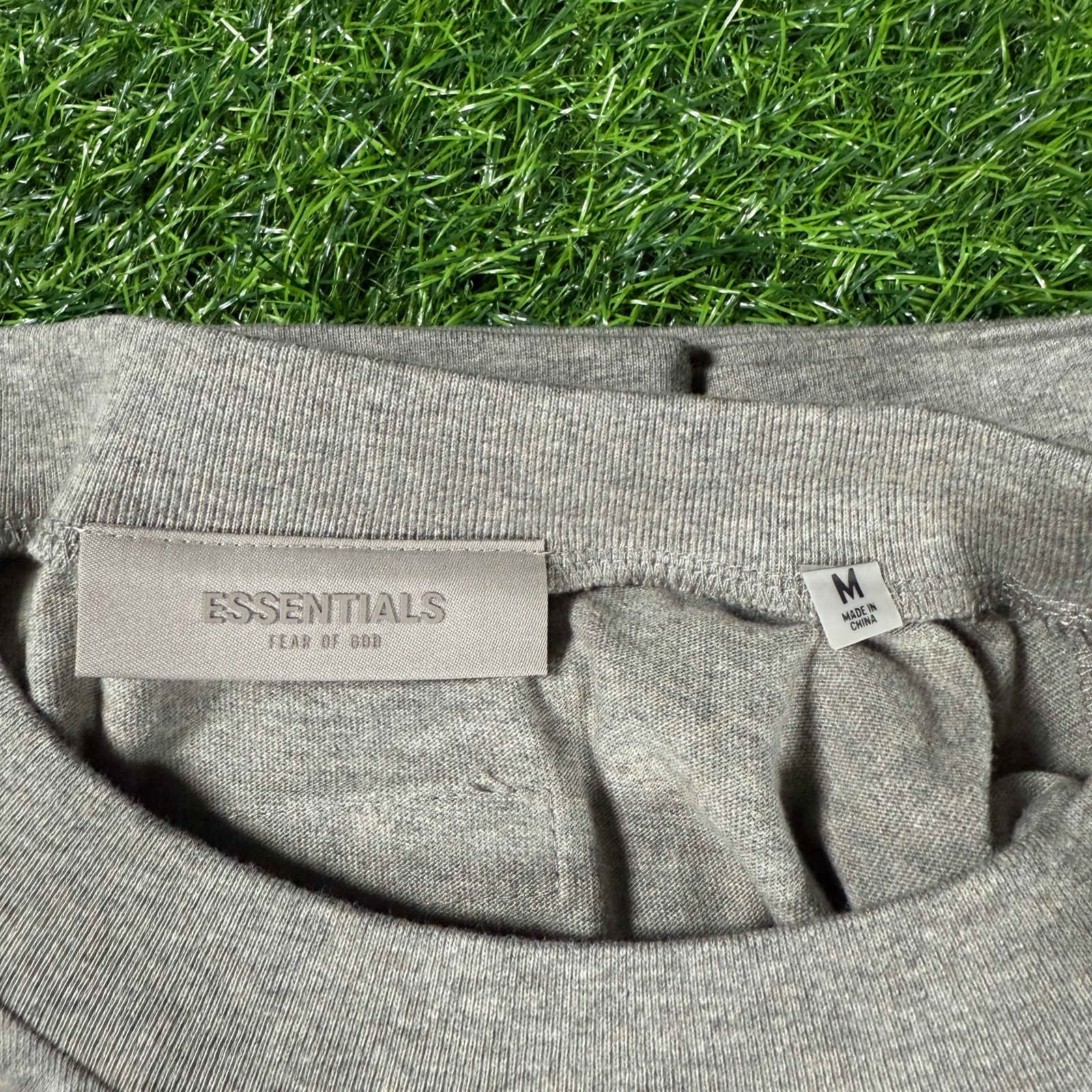 Fear of God Essentials T-Shirt SS22 Dark Oatmeal Gray – 100% Authentic (XS-XL)