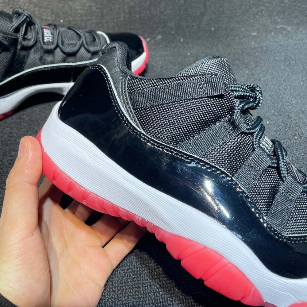 AJ 11 Retro Low ‘Bred’ FV5104-006 2025 Unisex Black Red