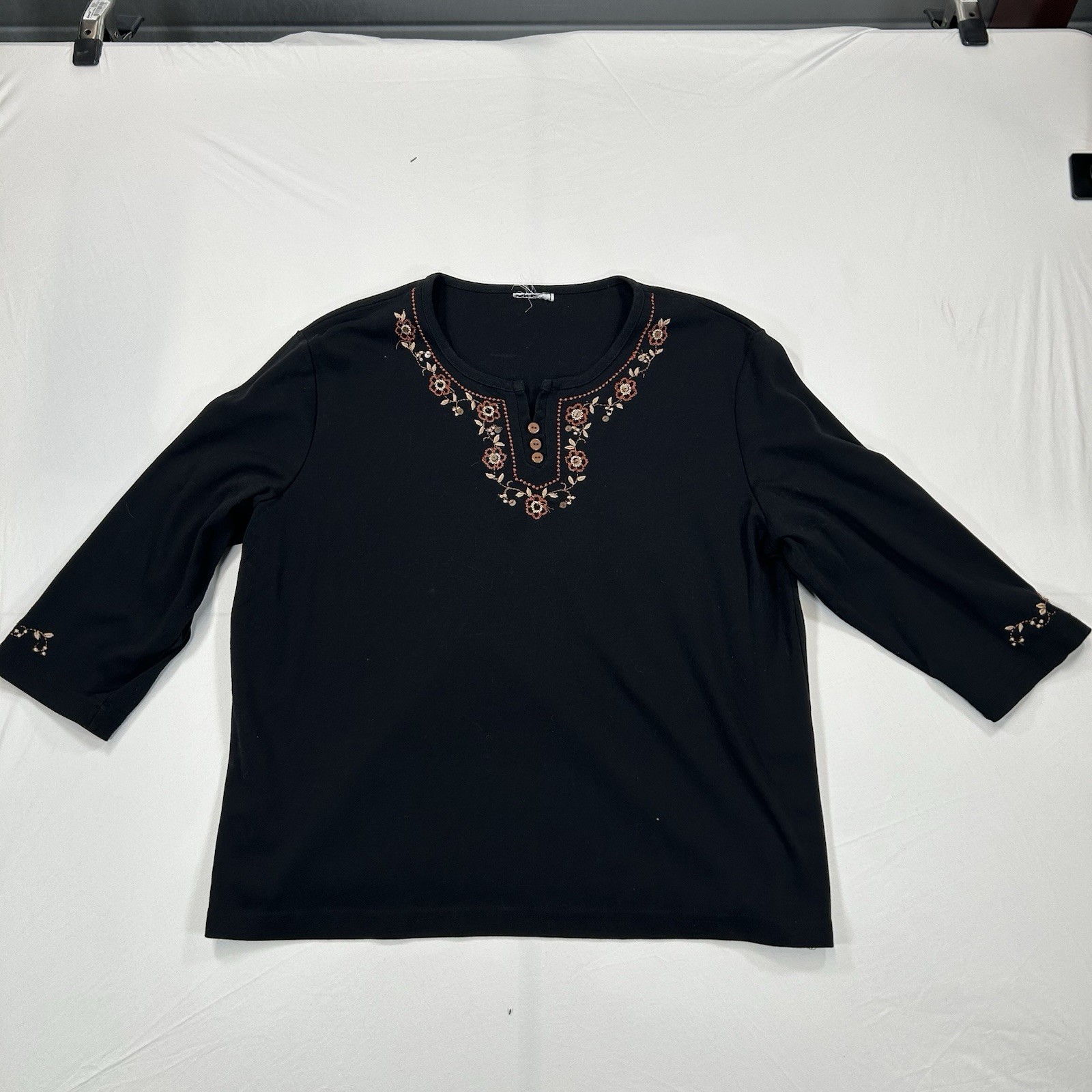 Women Floral Beaded Blouse No Tag/ XL – Black