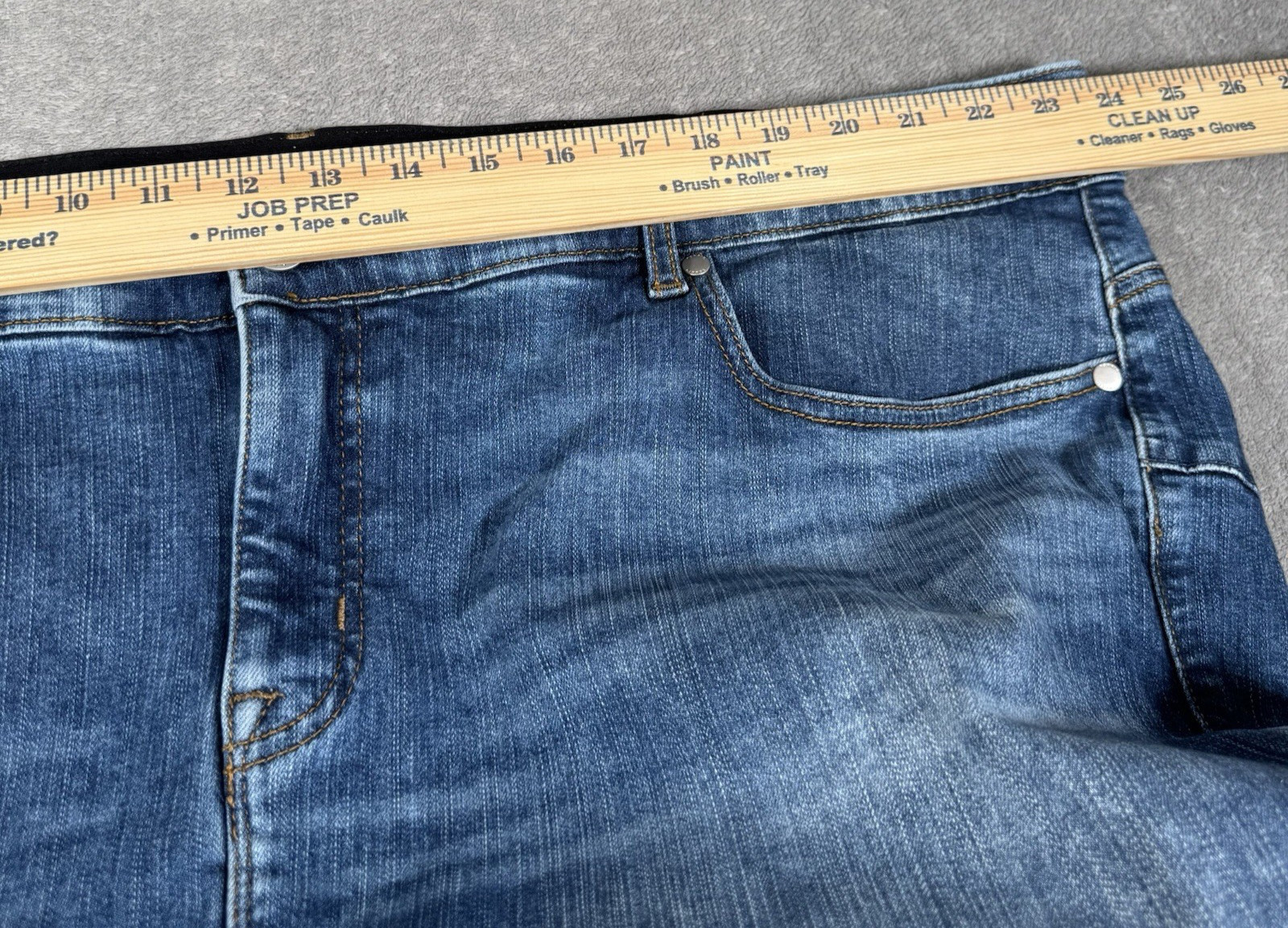 Torrid Jeans Women’s 28R Bombshell Straight Premium Stretch