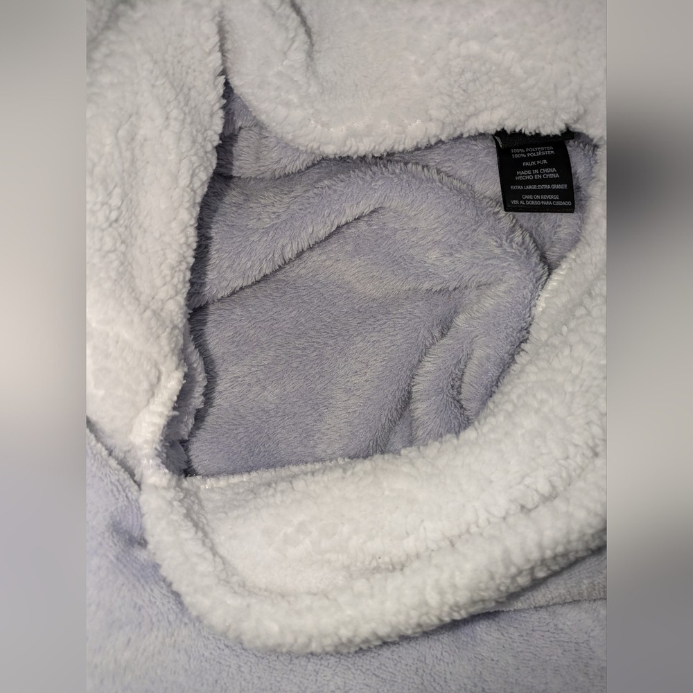 Disney Women’s Fleece Lounger Pajama Hoodie. Size XL EUC