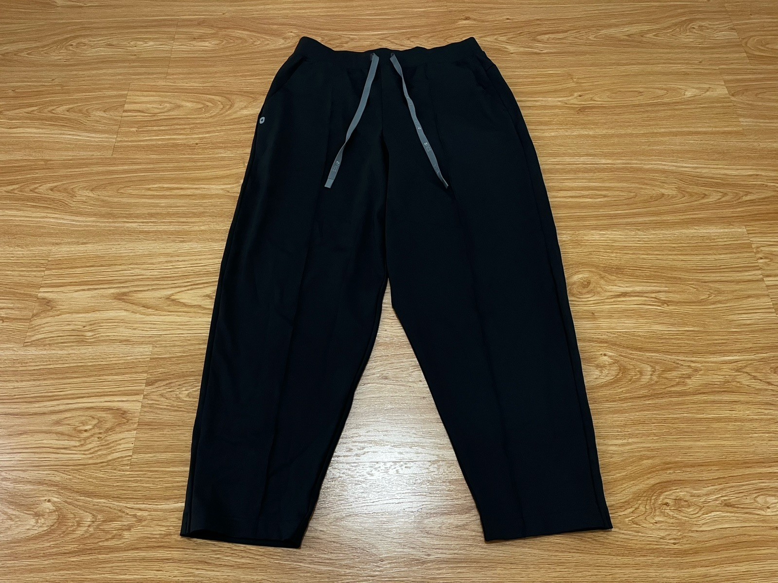 Figs Women’s Size Large High Waisted Color Black 3 Pockets Scrub Pants Read Disc