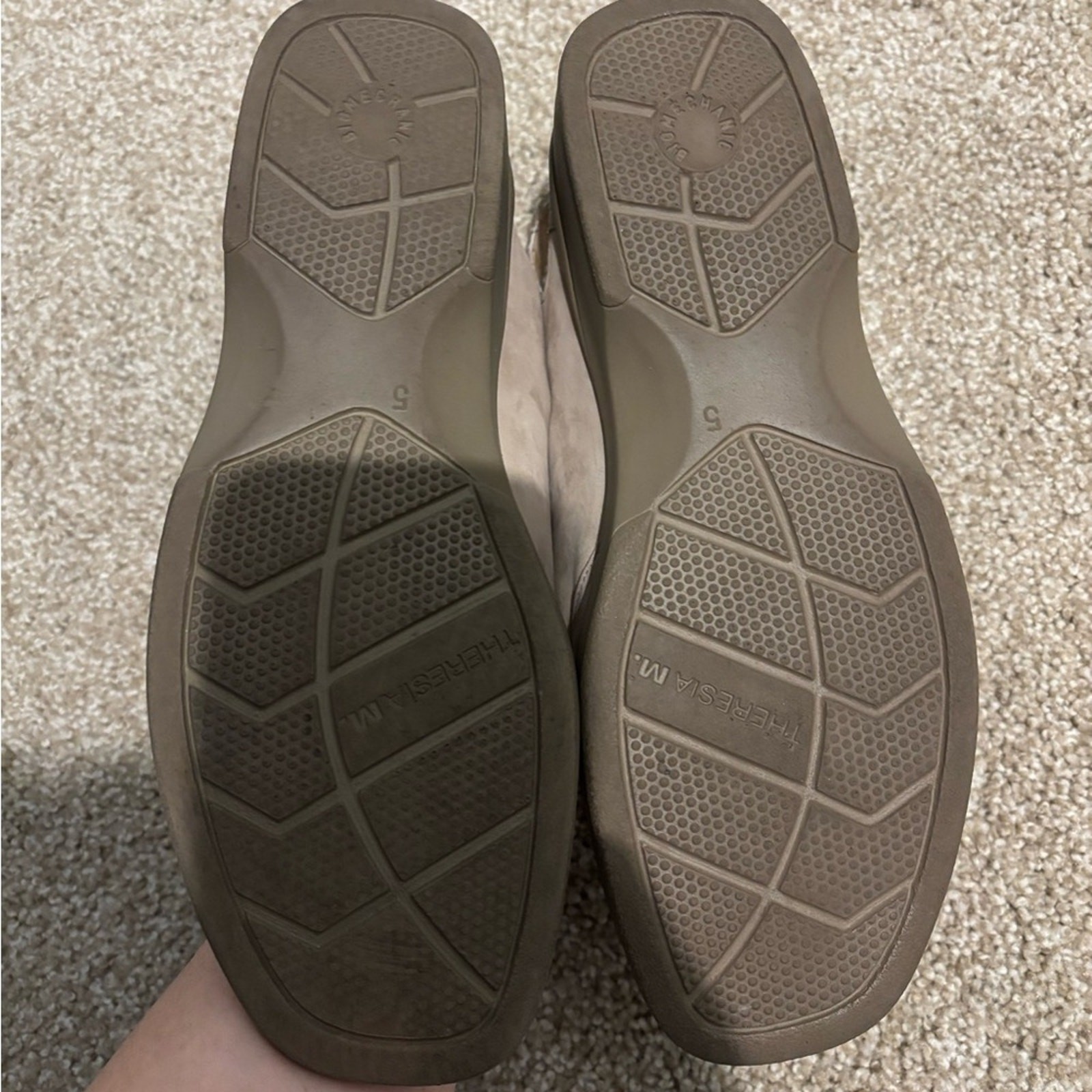 Theresia M. Beige Strappy Comfort Sandals Size 5