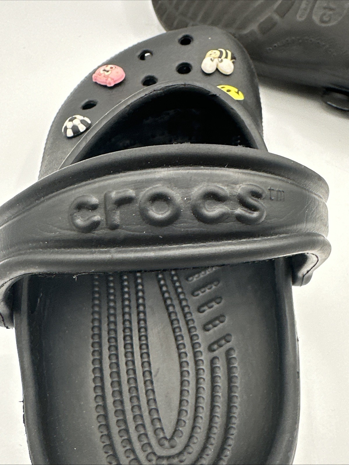 CROCS Black Classic Clogs w/ Jibbitz Charms Size: Men 4 / Women 6