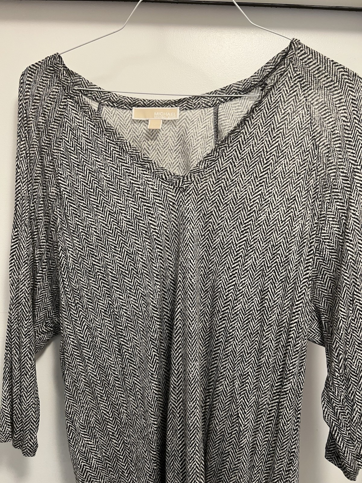 MICHAEL Michael Kors Women’s L Black/White Herringbone V-Neck 3/4 Blouse