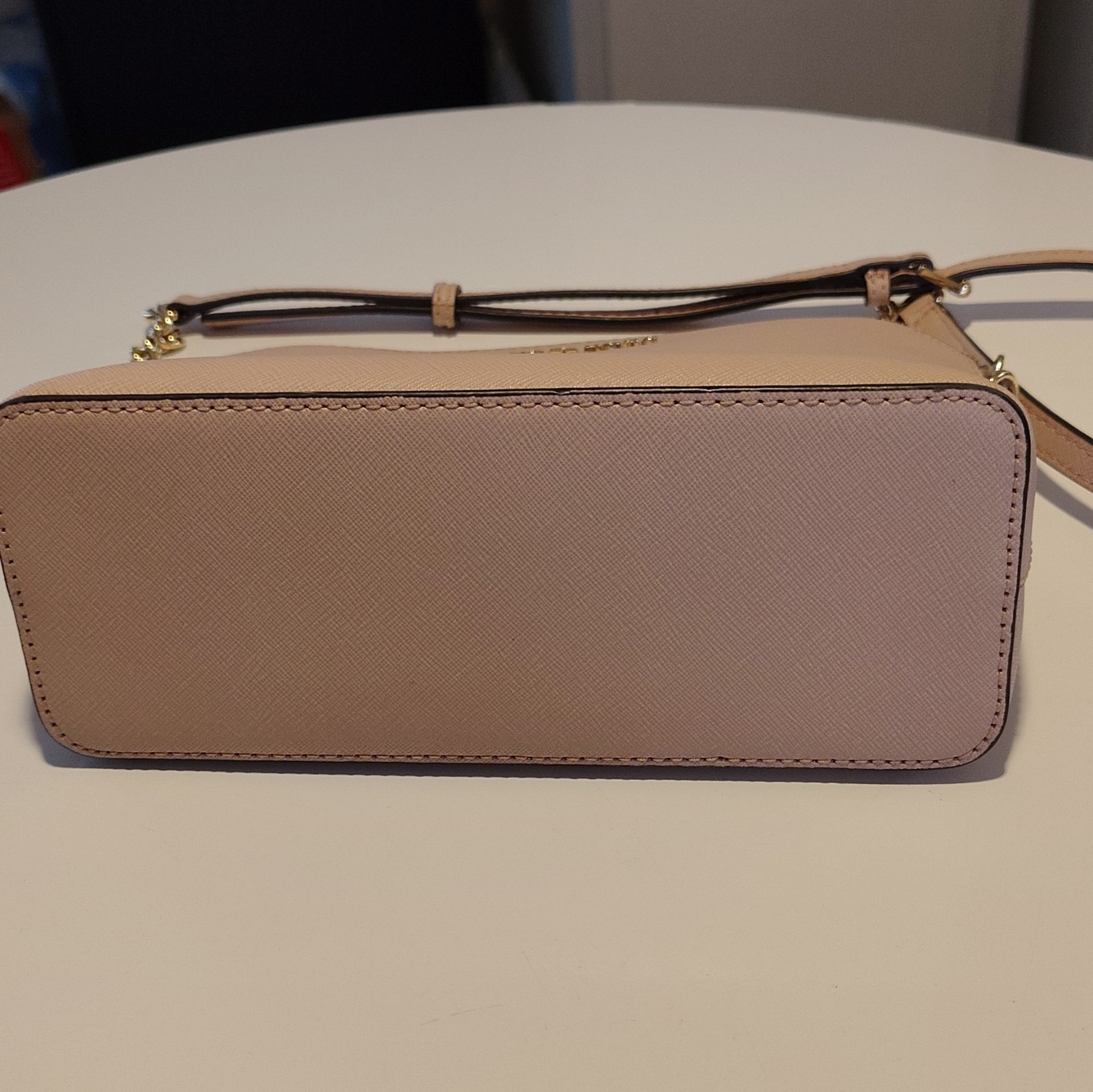 Michael Kors Women’s Cindy Dome Leather Purse Pale Pink Cross body Bag Gold trim