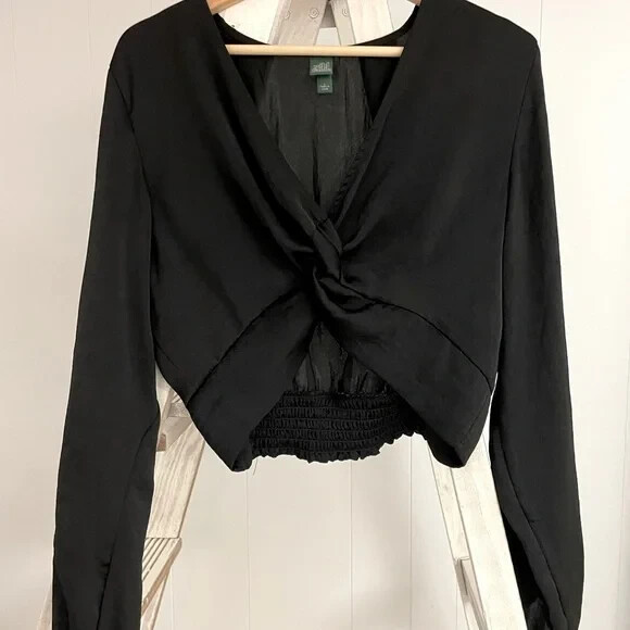 Wild Fable Long Sleeve Satin Low Cut Twist Front Cropped Top 2XL Free Ship NWT