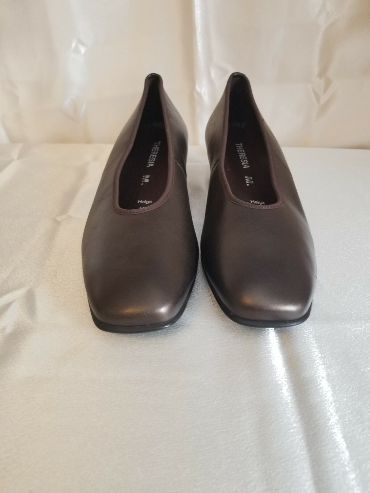 Theresia M Bronze Leather Women Shoes. Size. US 6.5, Euro 37.5, UK 4.5. Width M