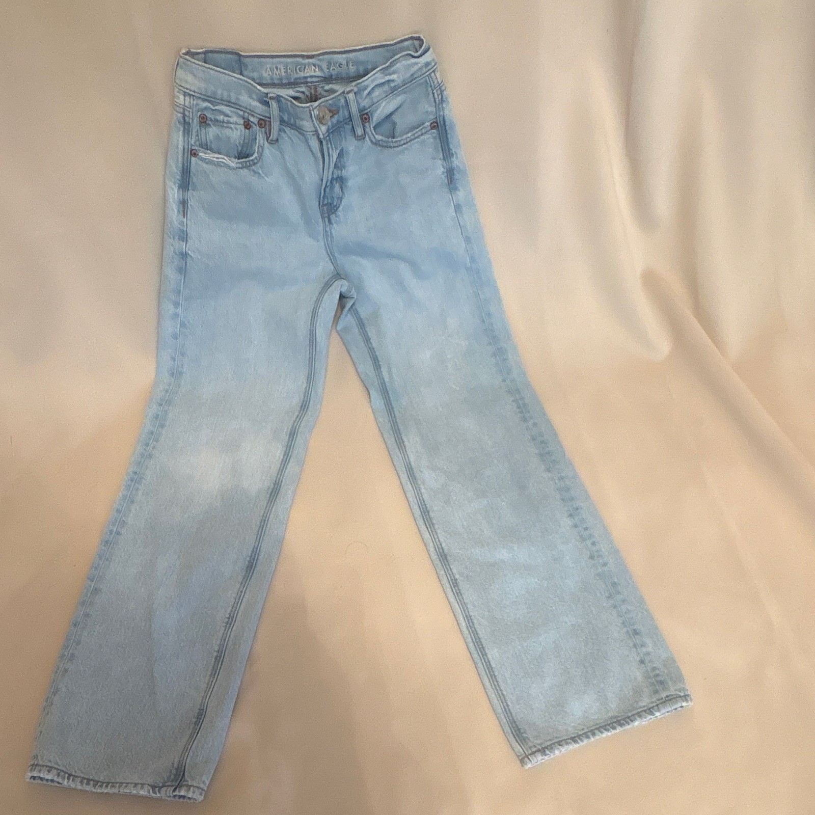 American Eagle Women’s Straight Light Wash Blue Cotton Denim Jeans 5-Pocket