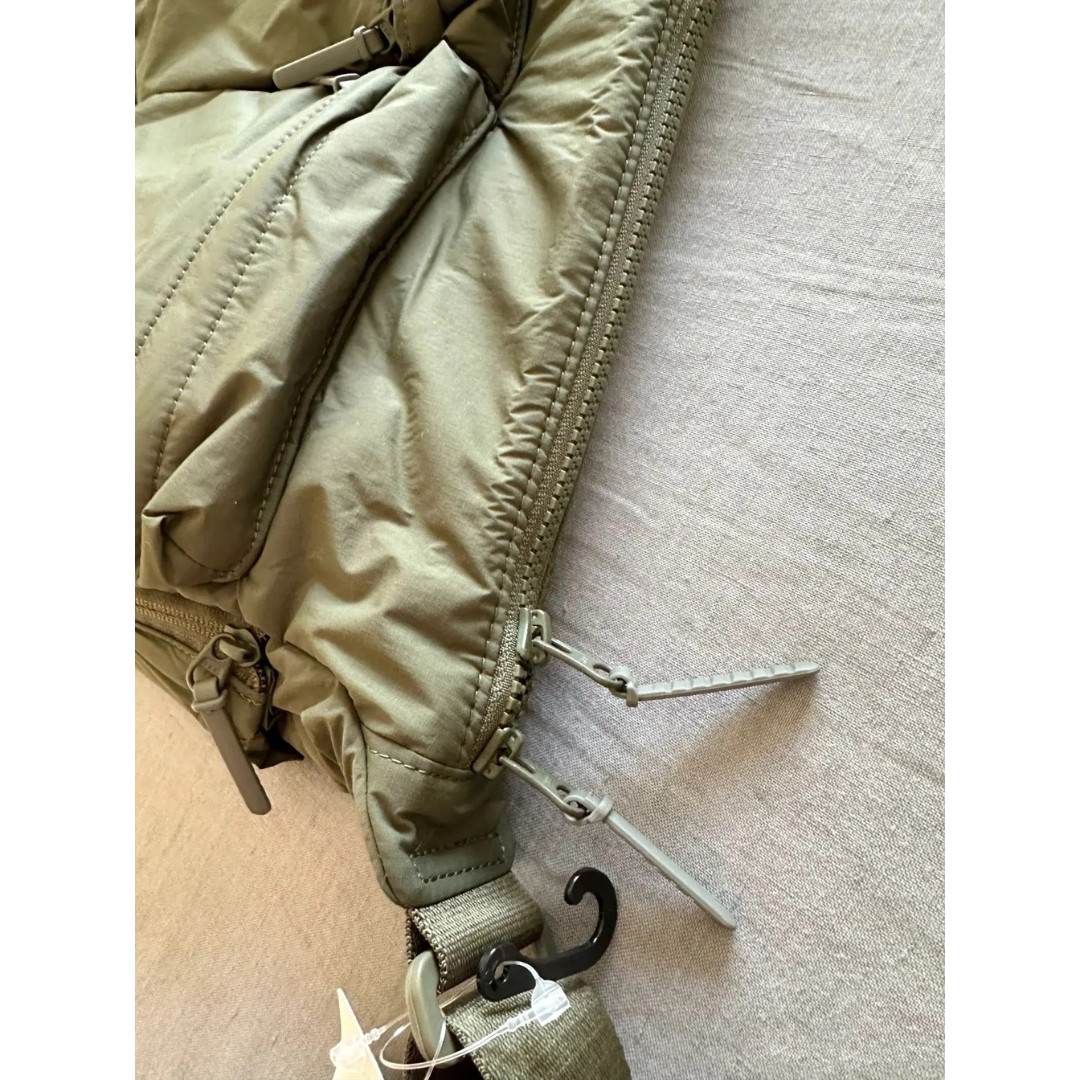UNIQLO Casual Multi-pocket Messenger Bag Men Women Shoulder Bag Travel Sport Bag