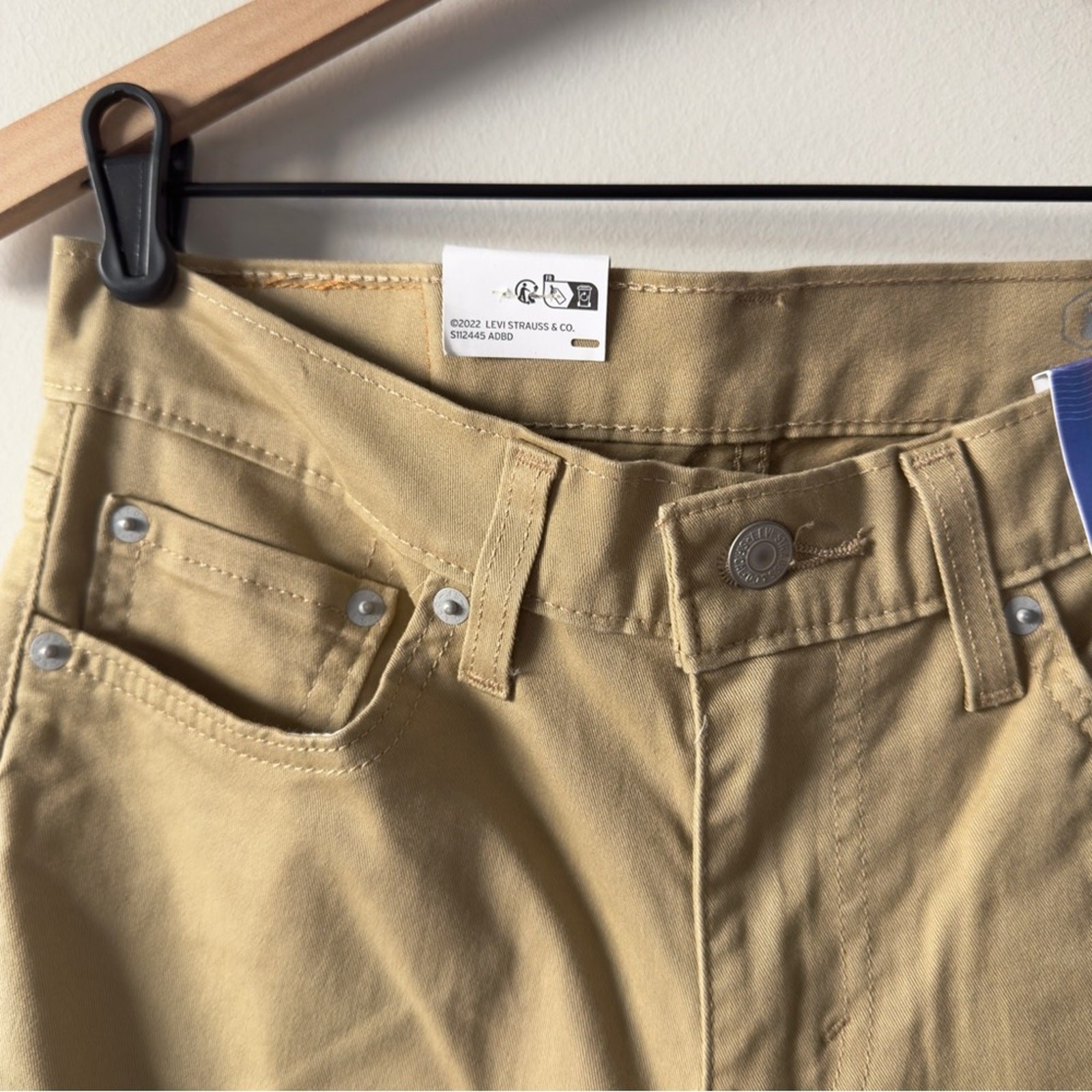 Levi’s 511 Slim All Seasons Tech Pants Tan Straight-Leg Stretch 28×30 Pockets