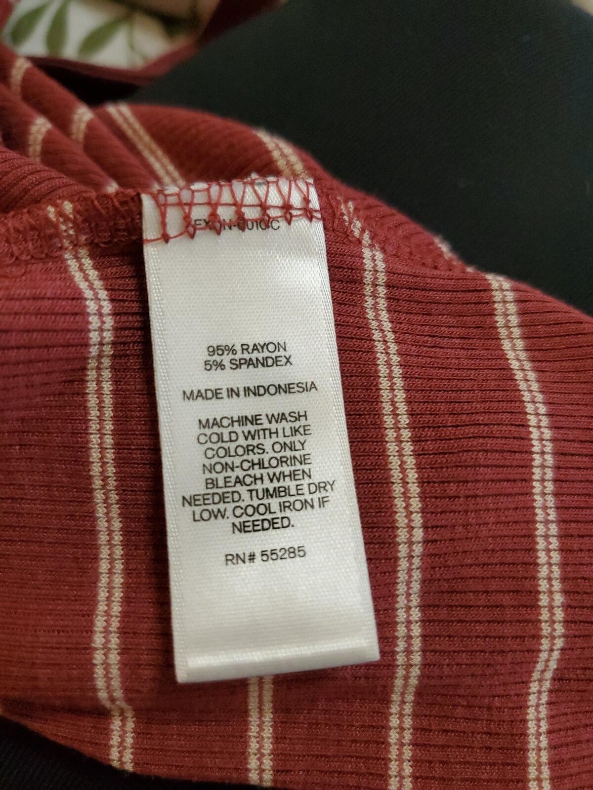 Express Blouse Long Sleeve – L – Maroon Striped