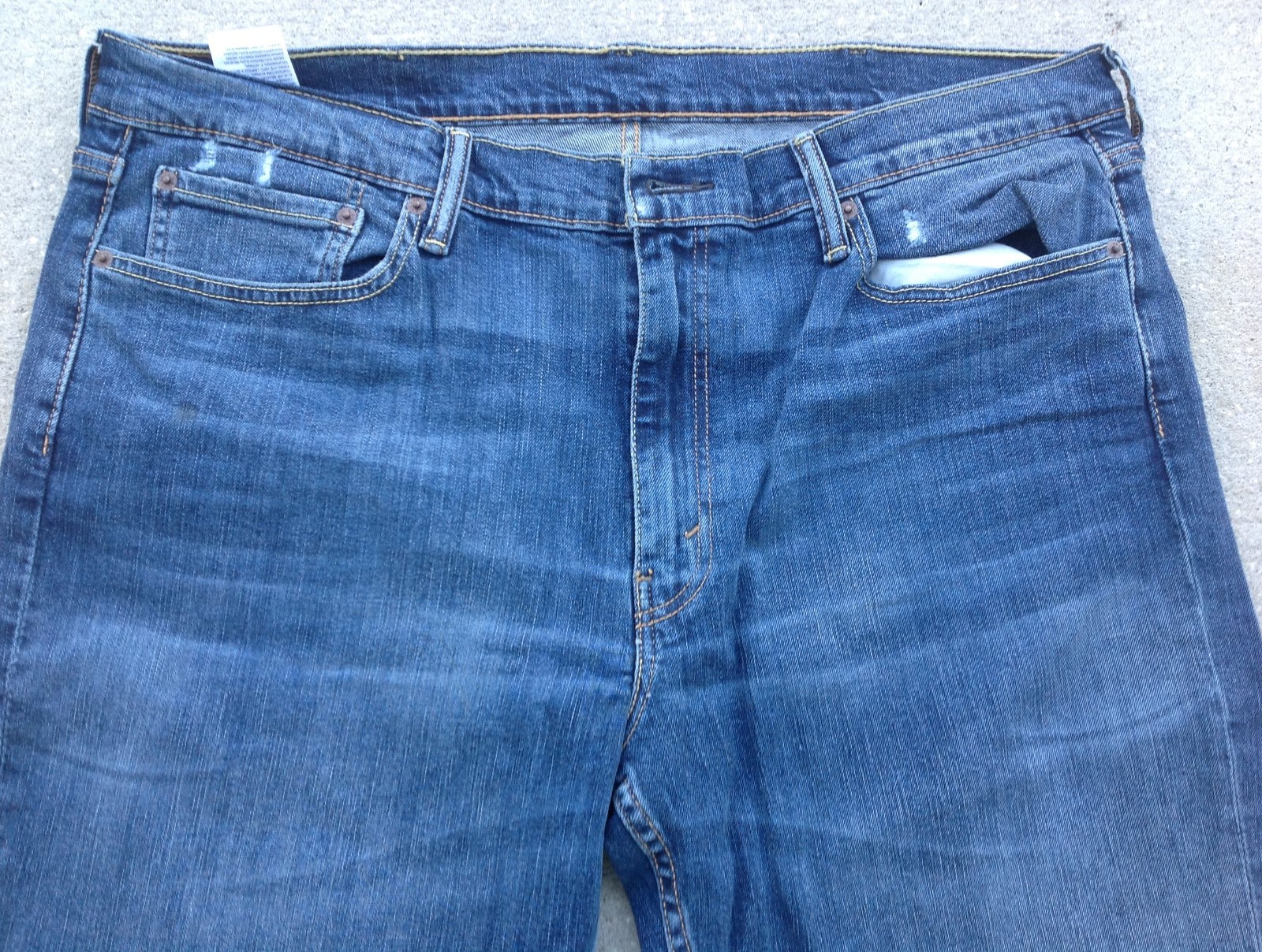 Levi Men’s 514 Regular Fit Through Thigh Straight Leg Jeans