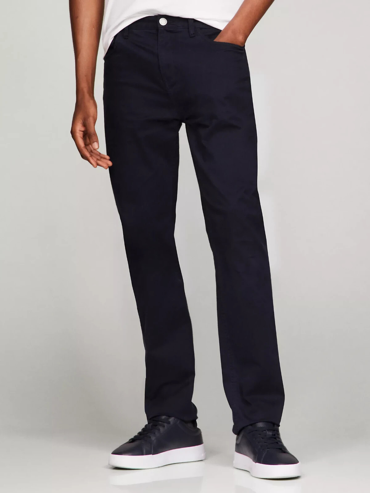 NWT Tommy Hilfiger Men’s Stretch Twill Straight Fit Pants Slimmer Hip and Thing