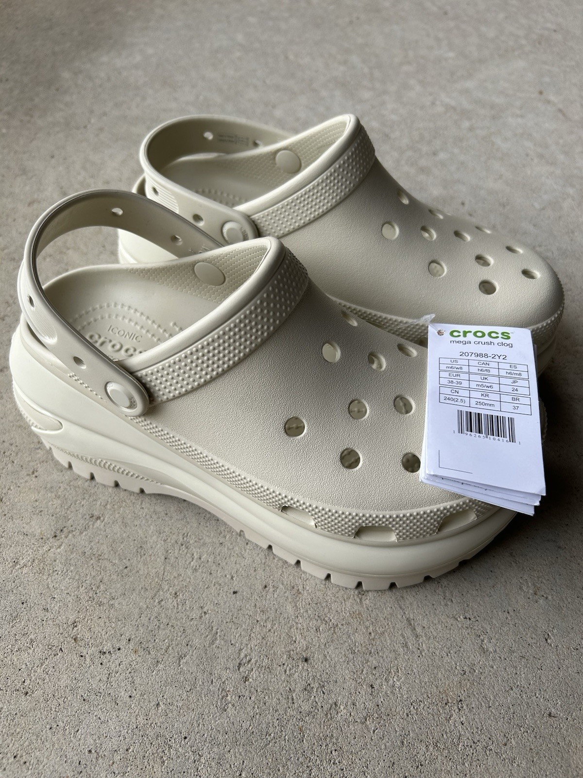 NWT Crocs Mega Crush Platform Clog Sandals Bone W 8 M 6