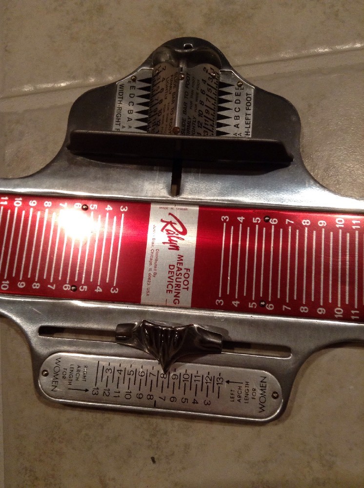 Ralyn Measuring Device for Women’s Shoes w Original Box, Instructions, flyer,